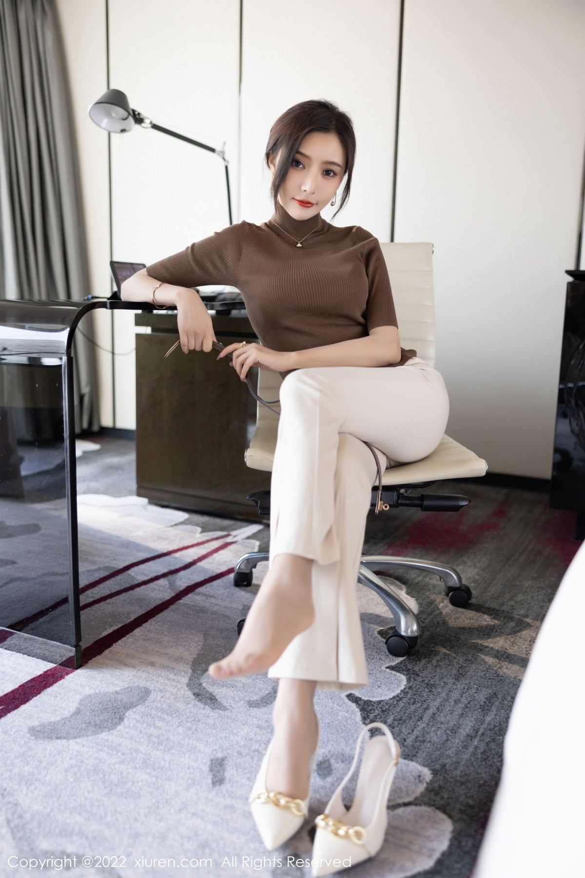 [XiuRen]高清写真图 2022.12.09 No.5978 王馨瑶yanni 时尚美腿