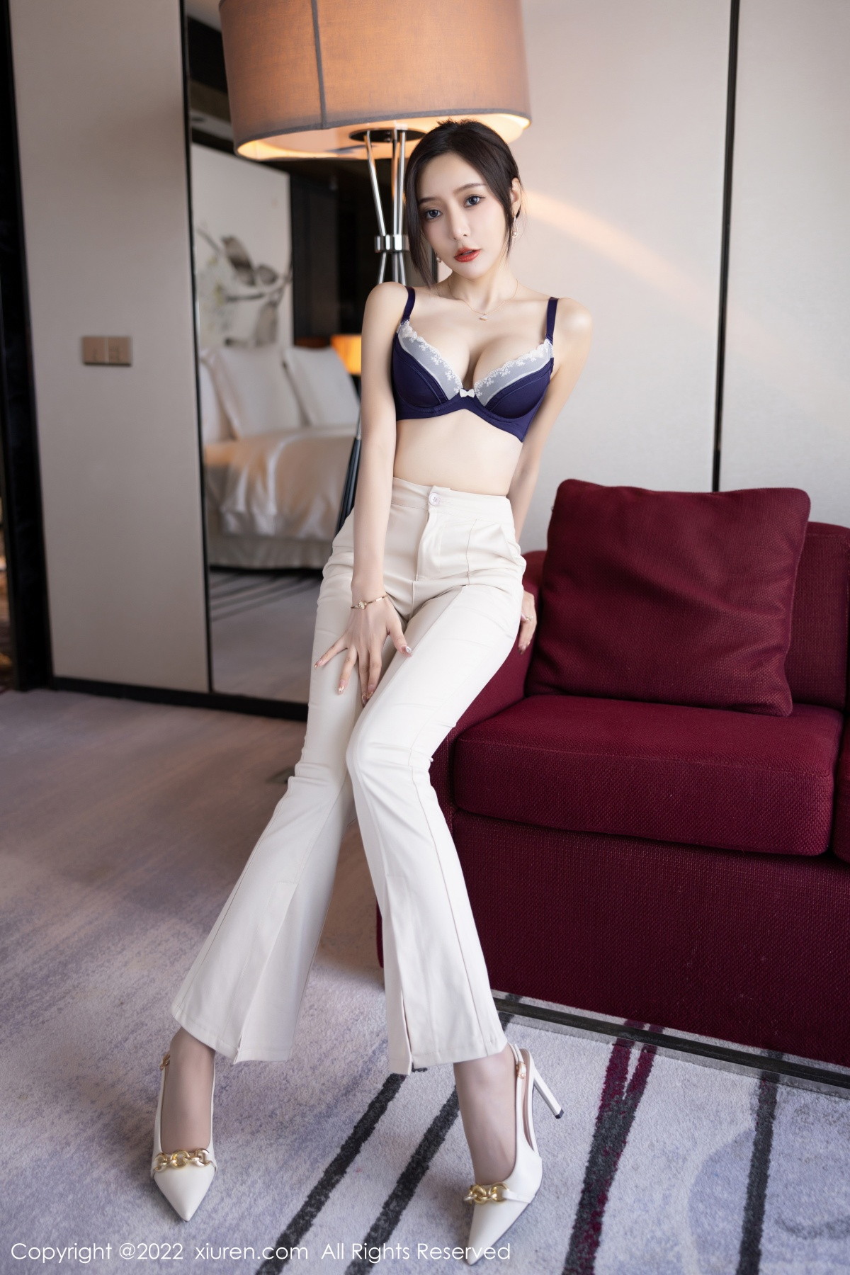 [XiuRen]高清写真图 2022.12.09 No.5978 王馨瑶yanni 时尚美腿