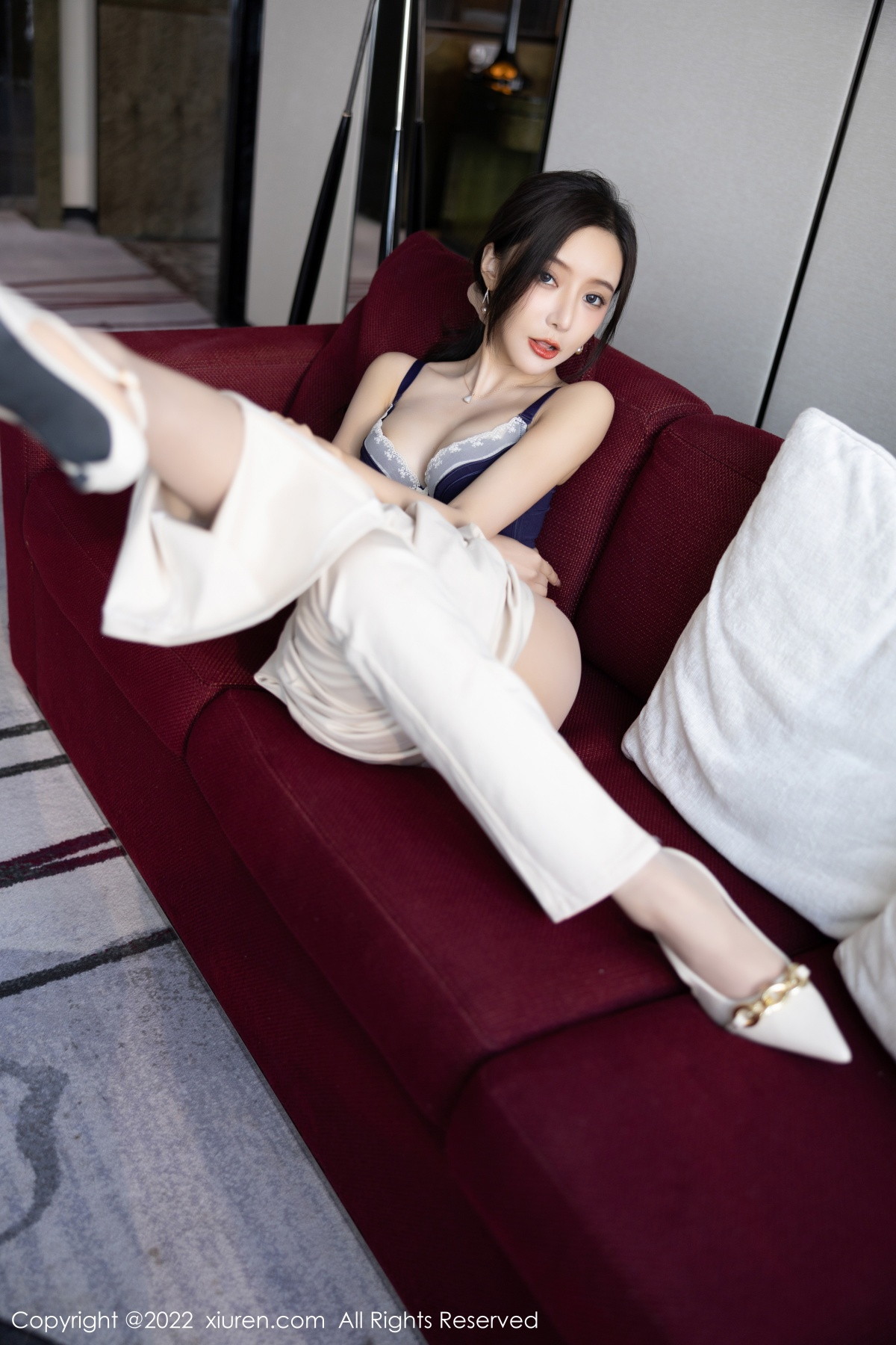 [XiuRen]高清写真图 2022.12.09 No.5978 王馨瑶yanni 时尚美腿