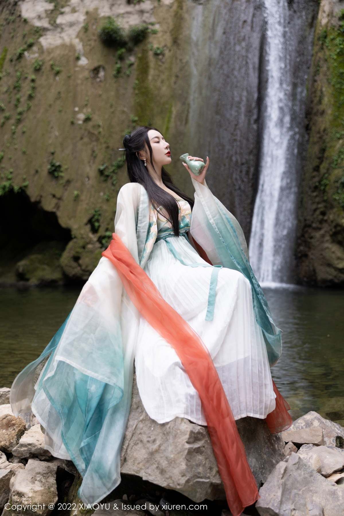 [XIAOYU]高清写真图 2022.10.25 VOL.889 王馨瑶yanni 杭州旅拍