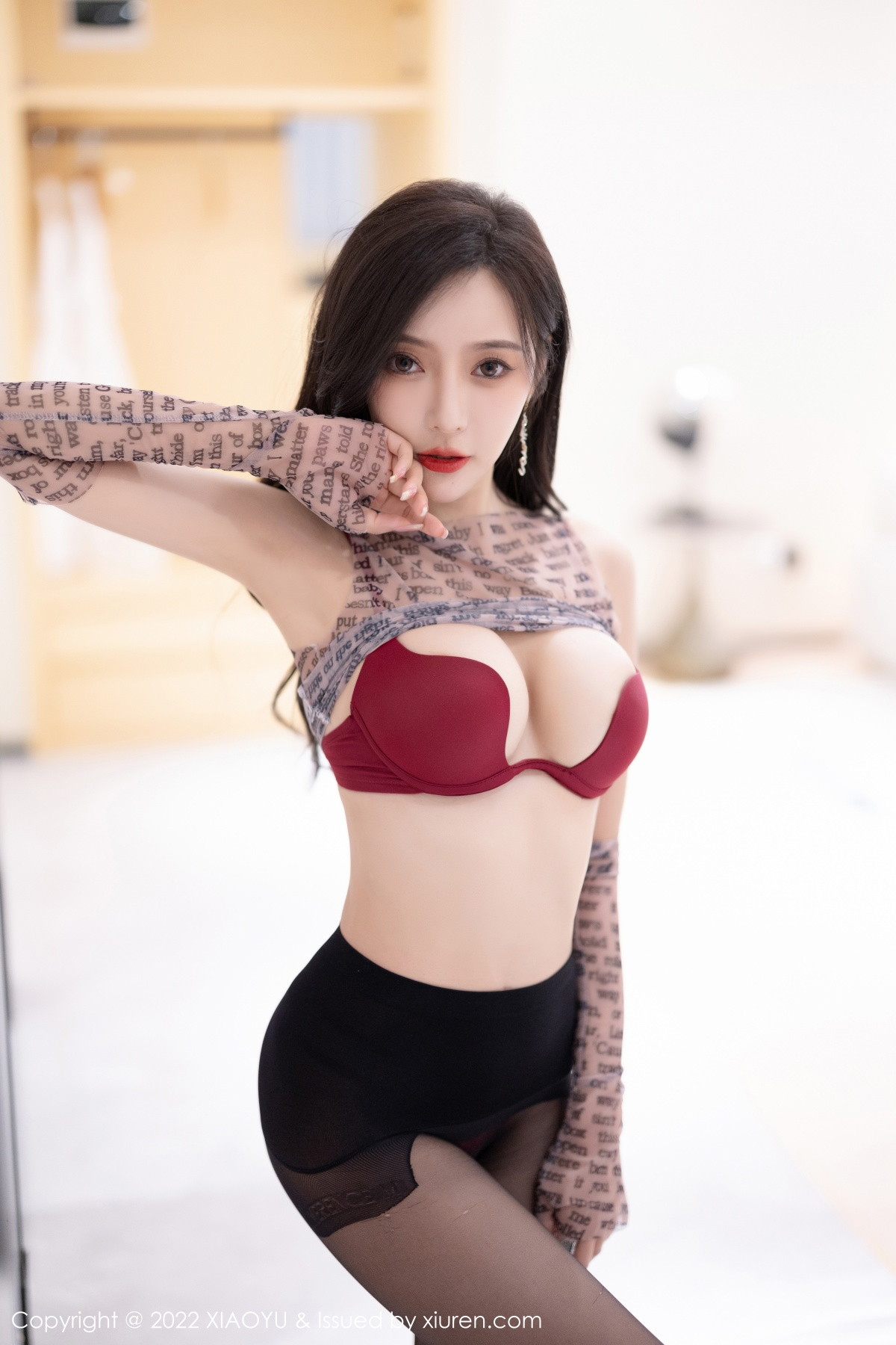 [XIAOYU]高清写真图 2022.12.01 VOL.916 王馨瑶yanni 黑丝美腿