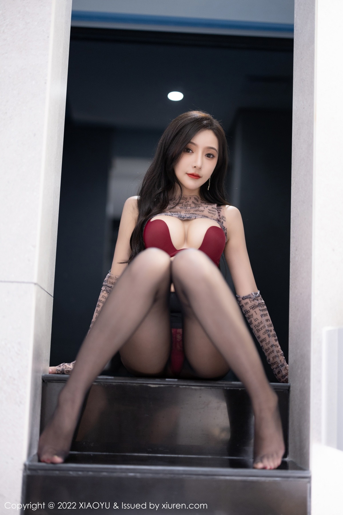 [XIAOYU]高清写真图 2022.12.01 VOL.916 王馨瑶yanni 黑丝美腿