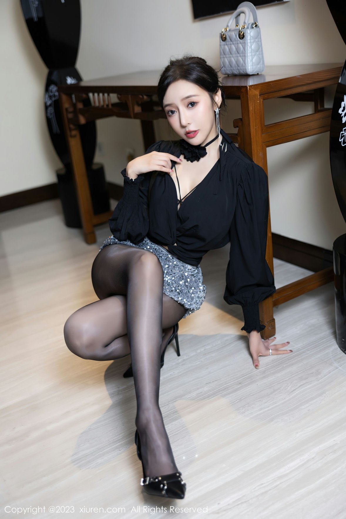 [XiuRen]高清写真图 2023.02.03 No.6215 王馨瑶yanni 黑丝美腿