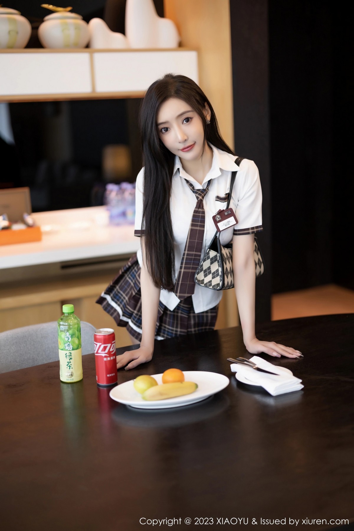 [XIAOYU]高清写真图 2023.04.06 VOL.1001 王馨瑶yanni 制服美腿