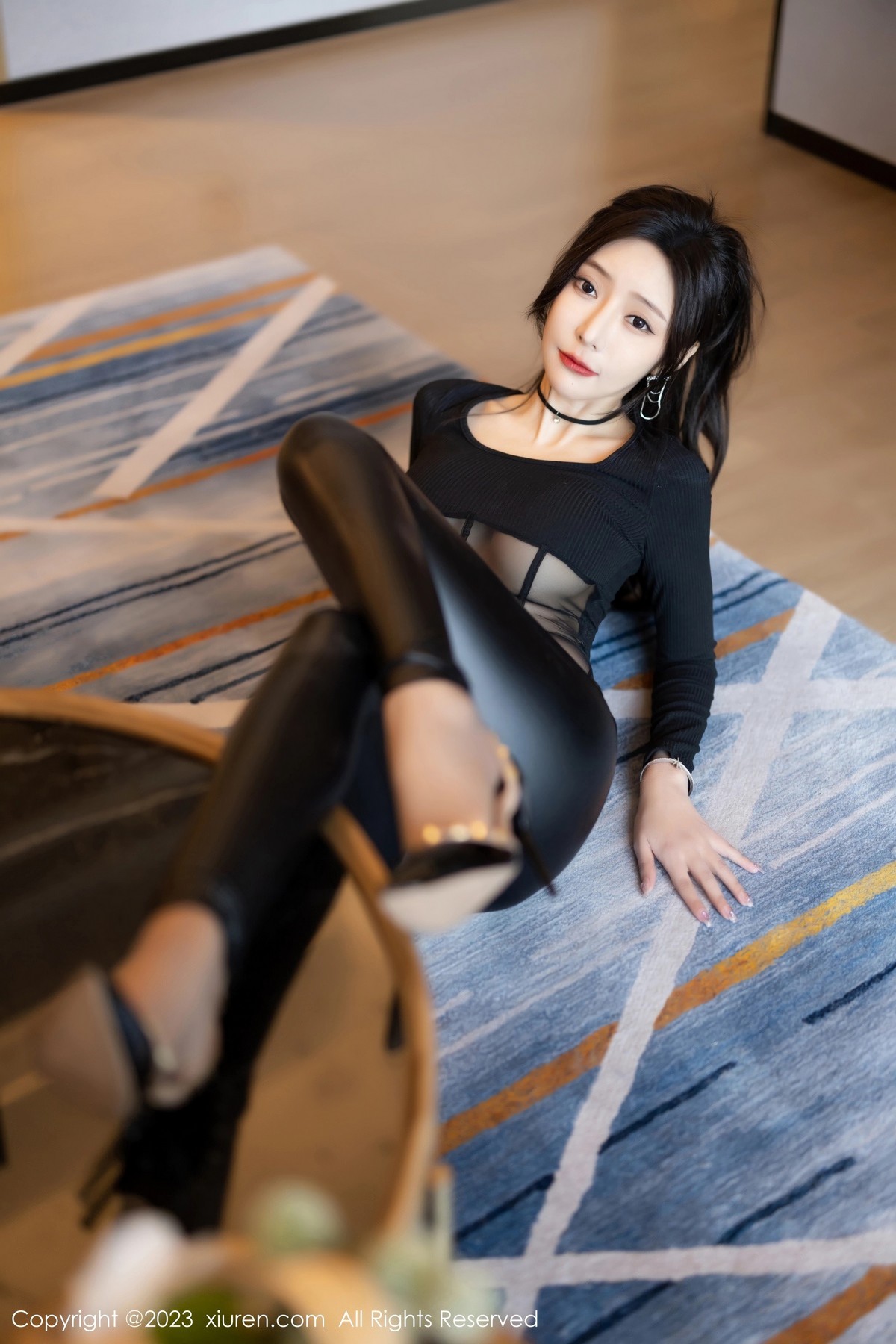 [XiuRen]高清写真图 2023.04.28 No.6663 王馨瑶yanni 停车场皮裤