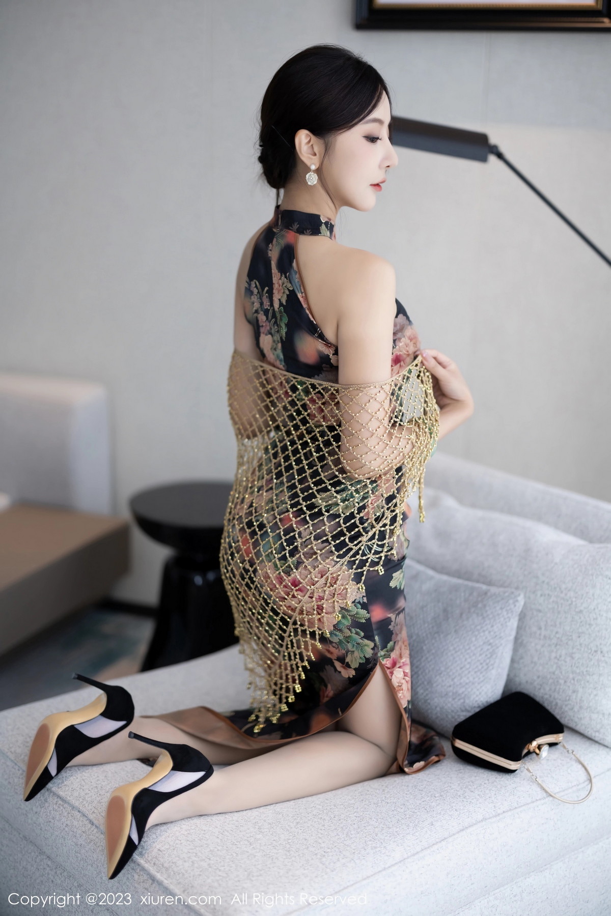 [XiuRen]高清写真图 2023.10.11 No.7495 王馨瑶yanni 美腿旗袍
