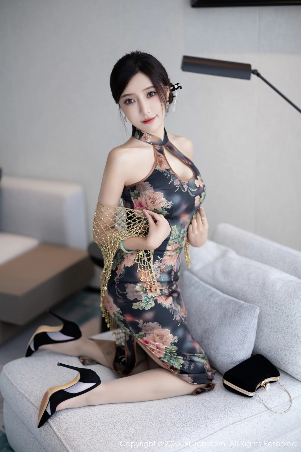 [XiuRen]高清写真图 2023.10.11 No.7495 王馨瑶yanni 美腿旗袍