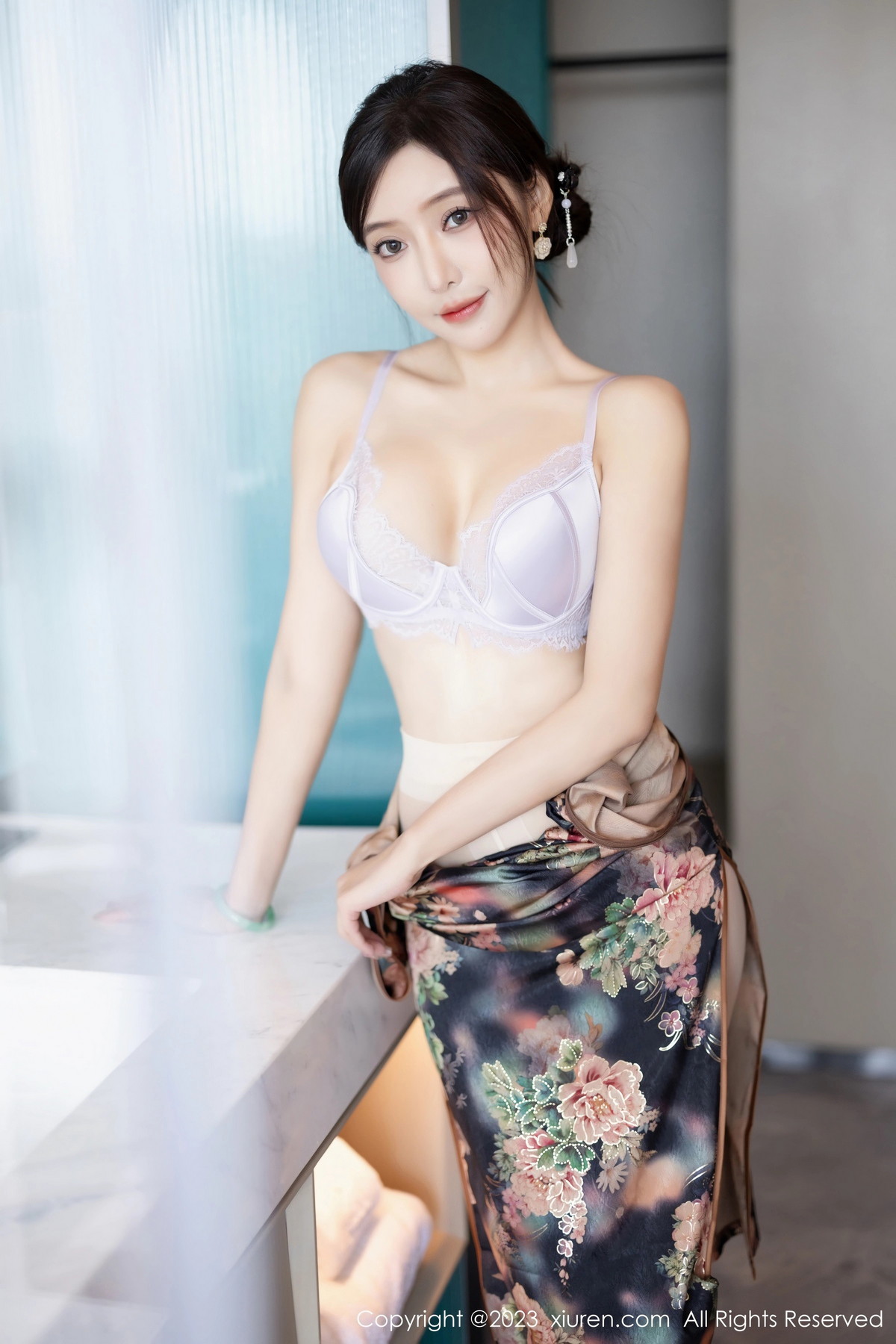[XiuRen]高清写真图 2023.10.11 No.7495 王馨瑶yanni 美腿旗袍