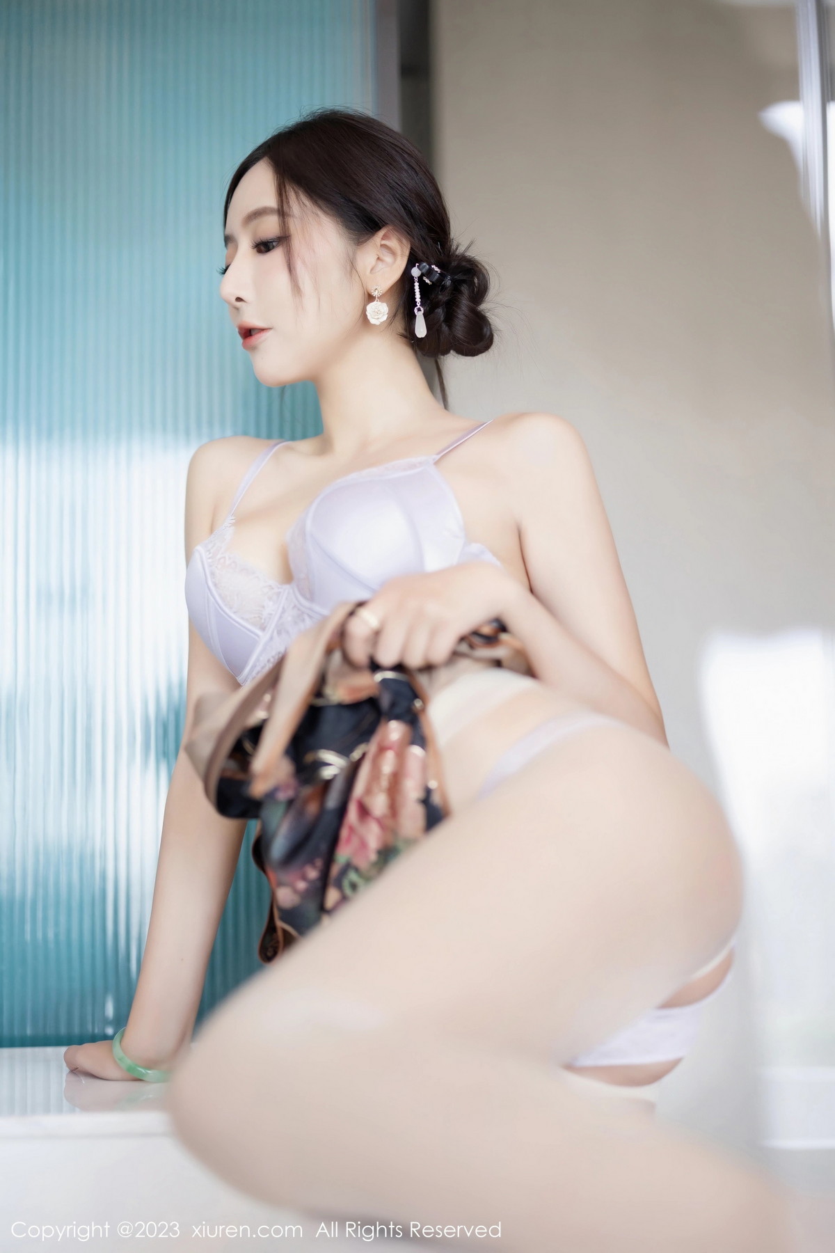 [XiuRen]高清写真图 2023.10.11 No.7495 王馨瑶yanni 美腿旗袍