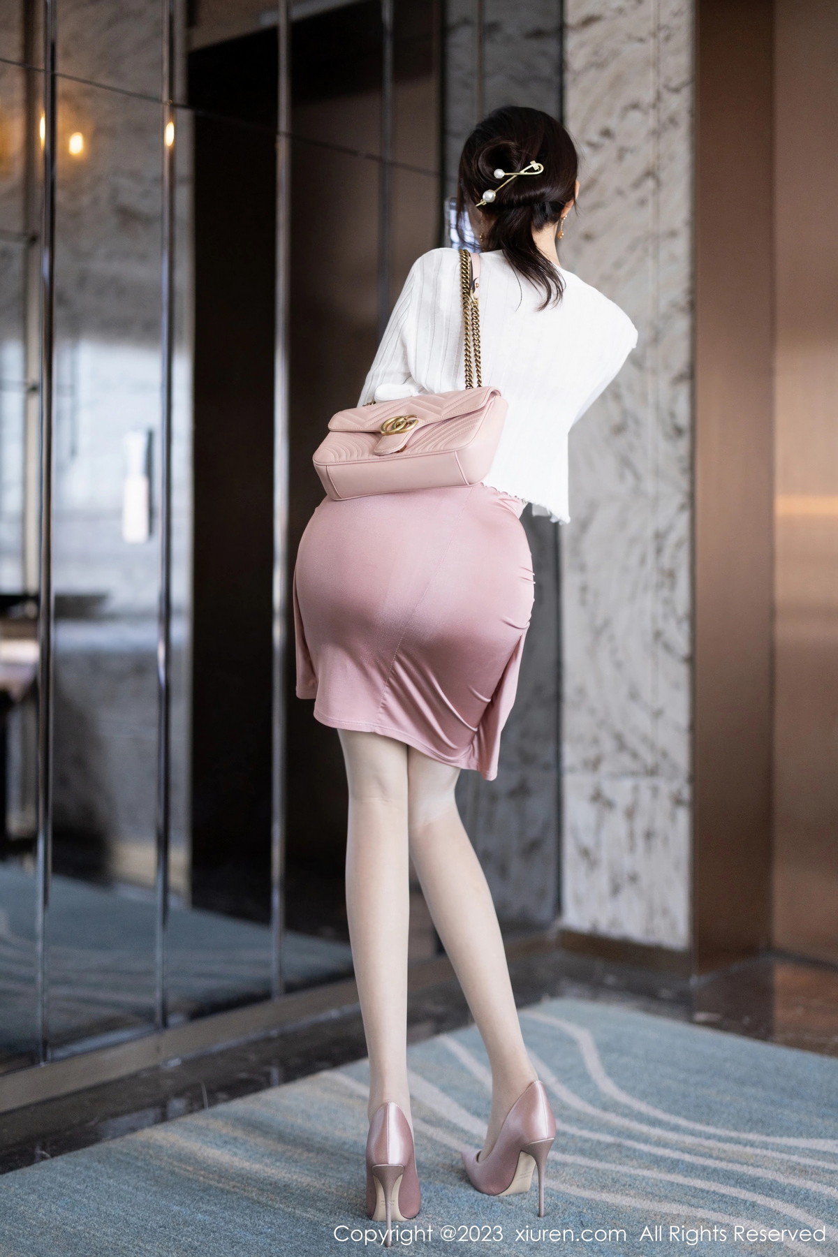 [XiuRen]高清写真图 2023.11.09 No.7640 王馨瑶yanni 时尚美腿