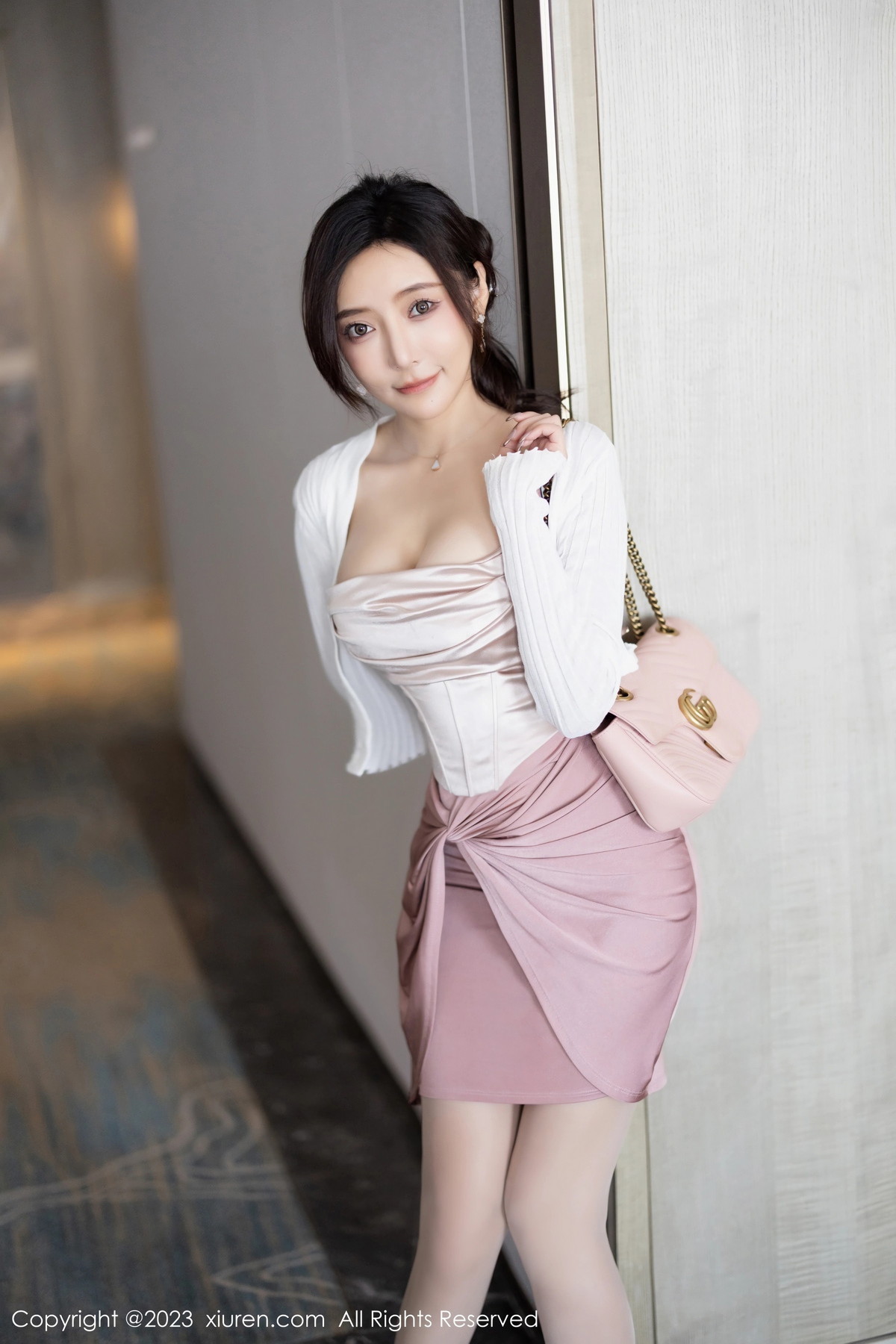 [XiuRen]高清写真图 2023.11.09 No.7640 王馨瑶yanni 时尚美腿