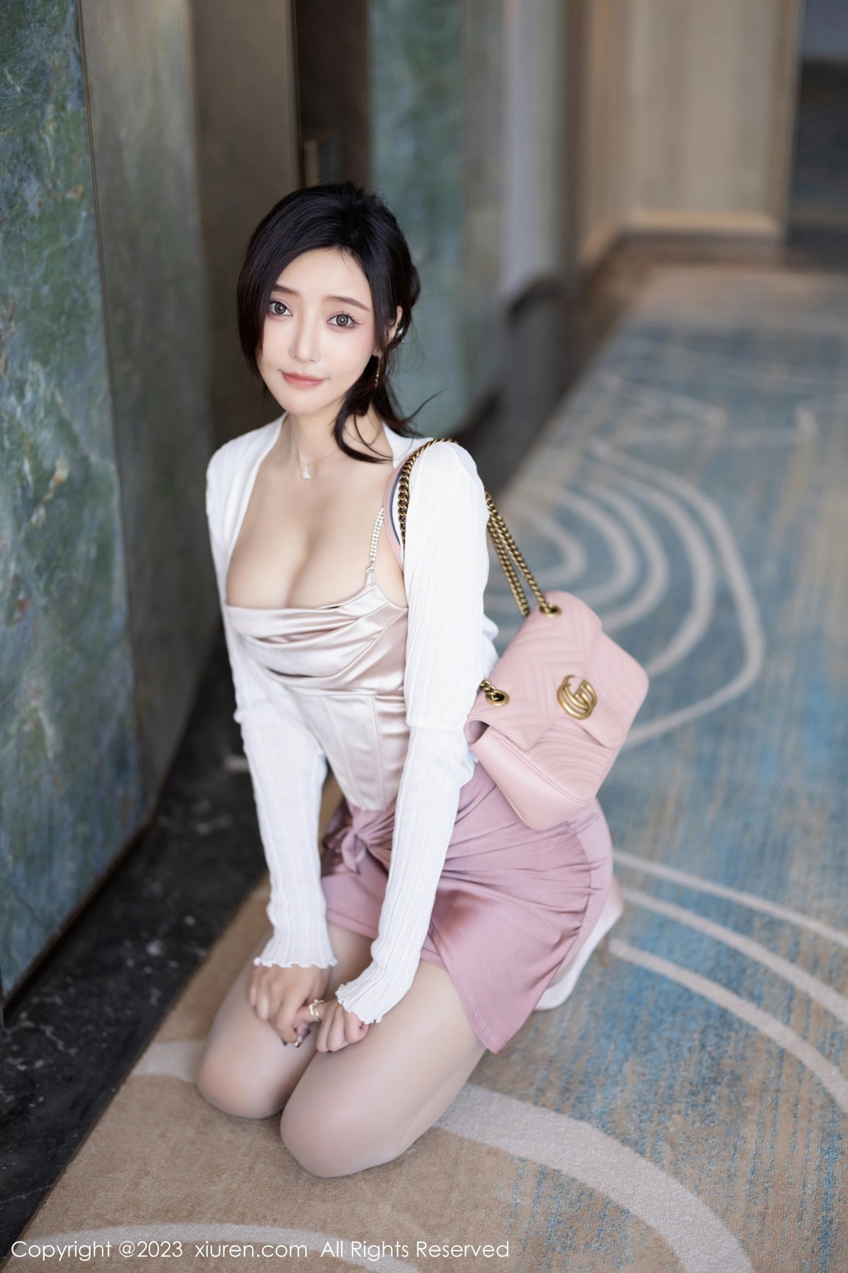 [XiuRen]高清写真图 2023.11.09 No.7640 王馨瑶yanni 时尚美腿