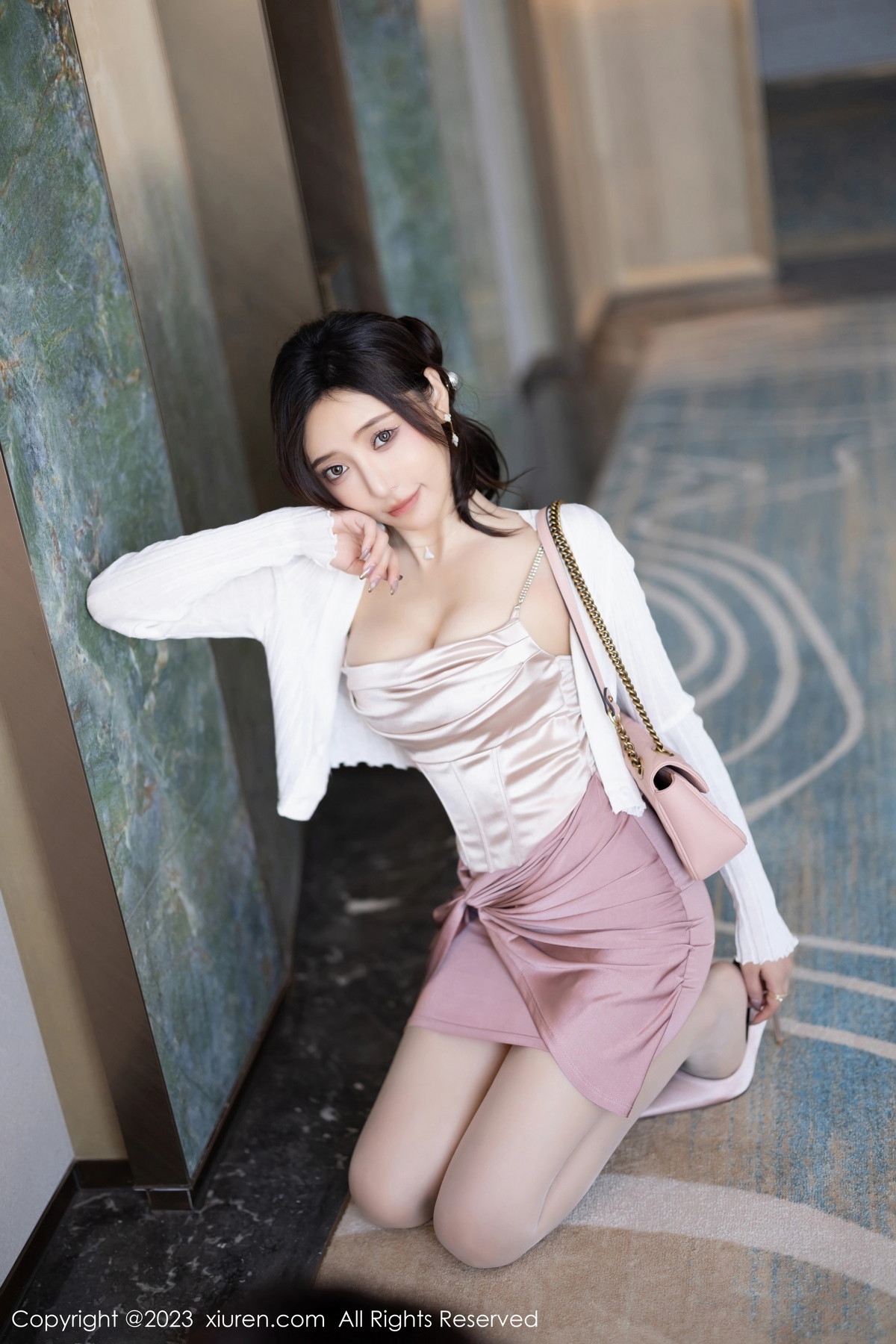 [XiuRen]高清写真图 2023.11.09 No.7640 王馨瑶yanni 时尚美腿
