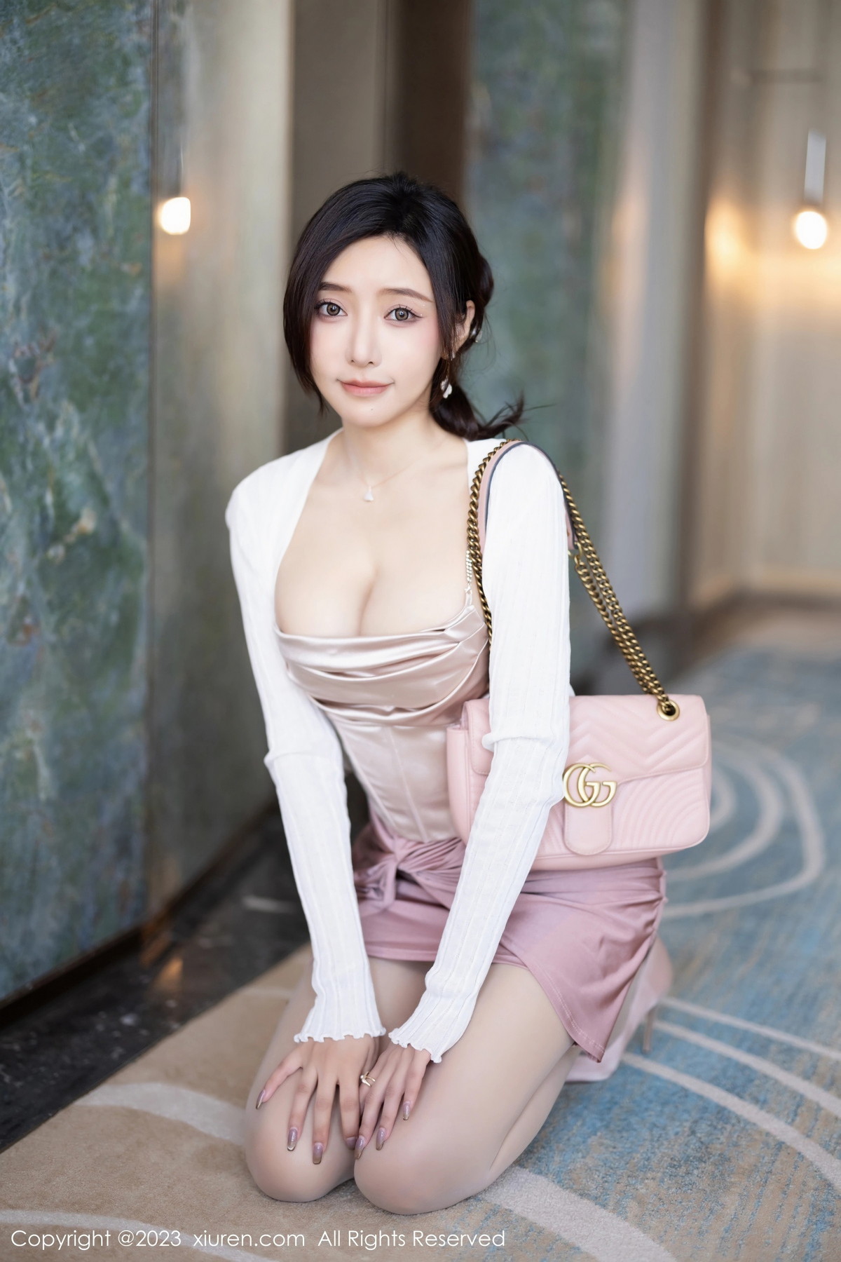 [XiuRen]高清写真图 2023.11.09 No.7640 王馨瑶yanni 时尚美腿
