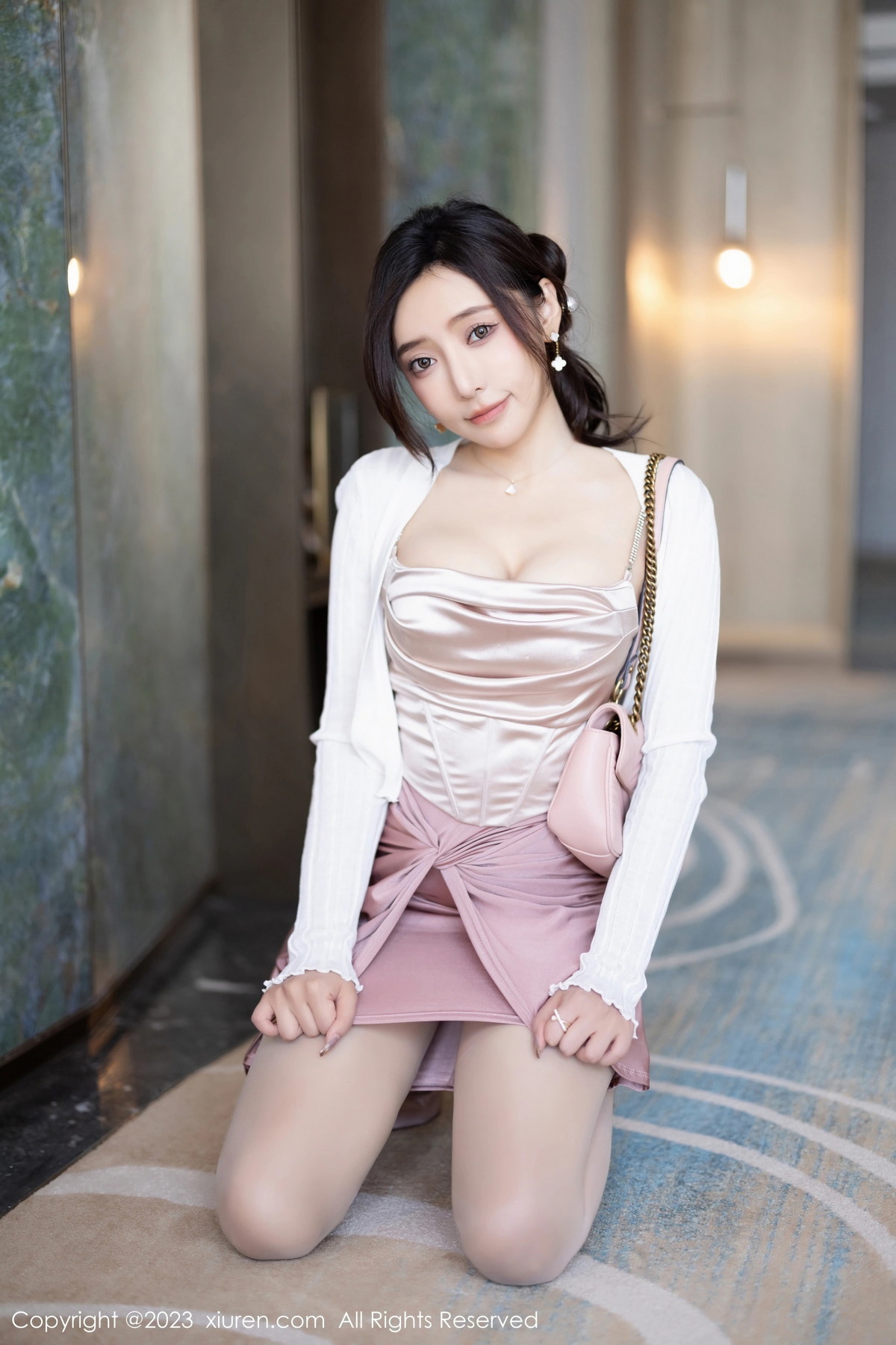 [XiuRen]高清写真图 2023.11.09 No.7640 王馨瑶yanni 时尚美腿