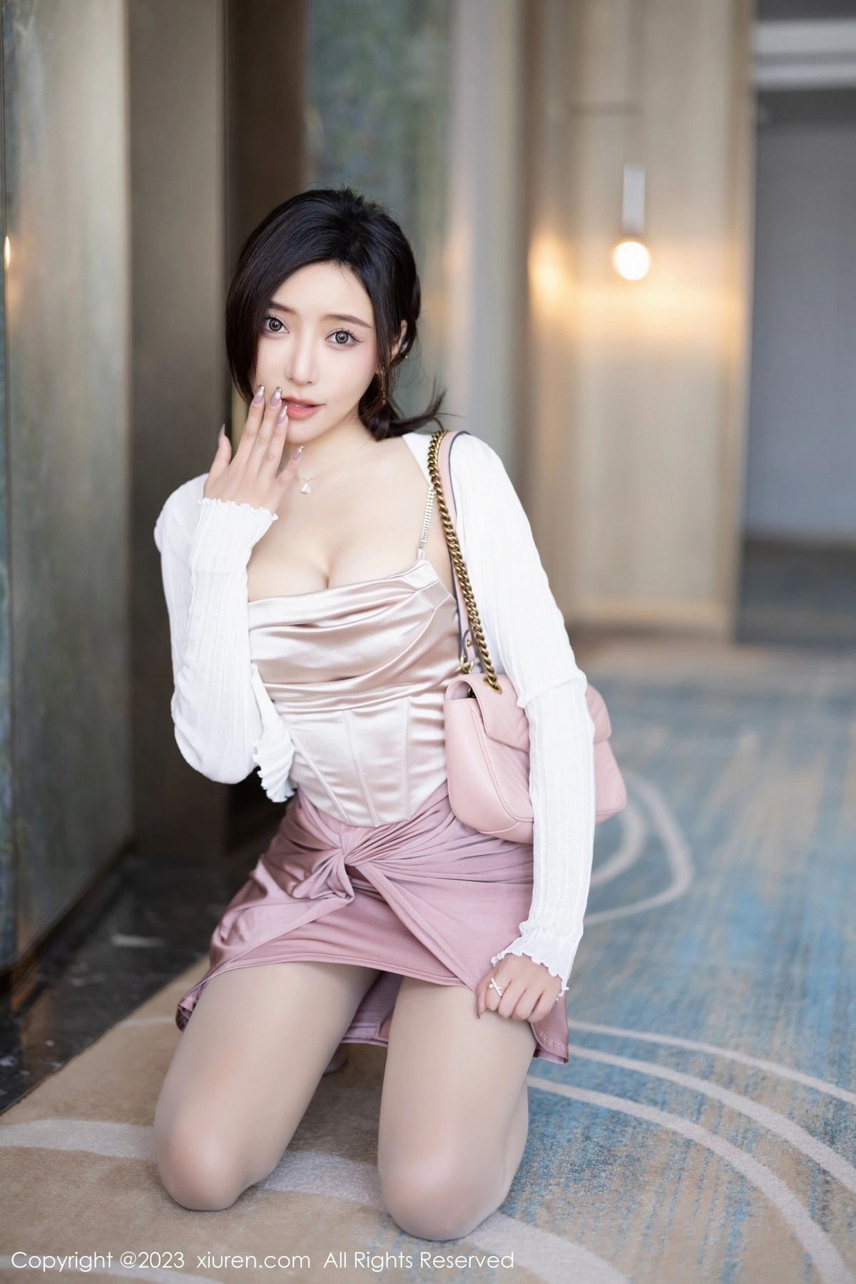 [XiuRen]高清写真图 2023.11.09 No.7640 王馨瑶yanni 时尚美腿