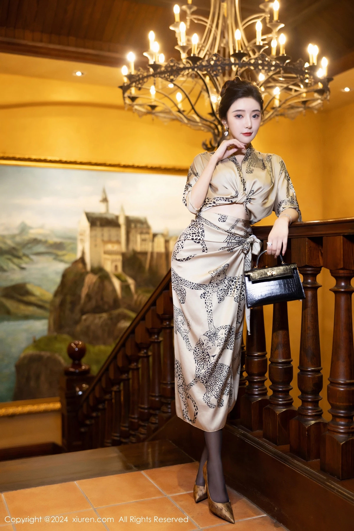 [XiuRen]高清写真图 2024.05.09 No.8510 王馨瑶yanni 黑丝美腿