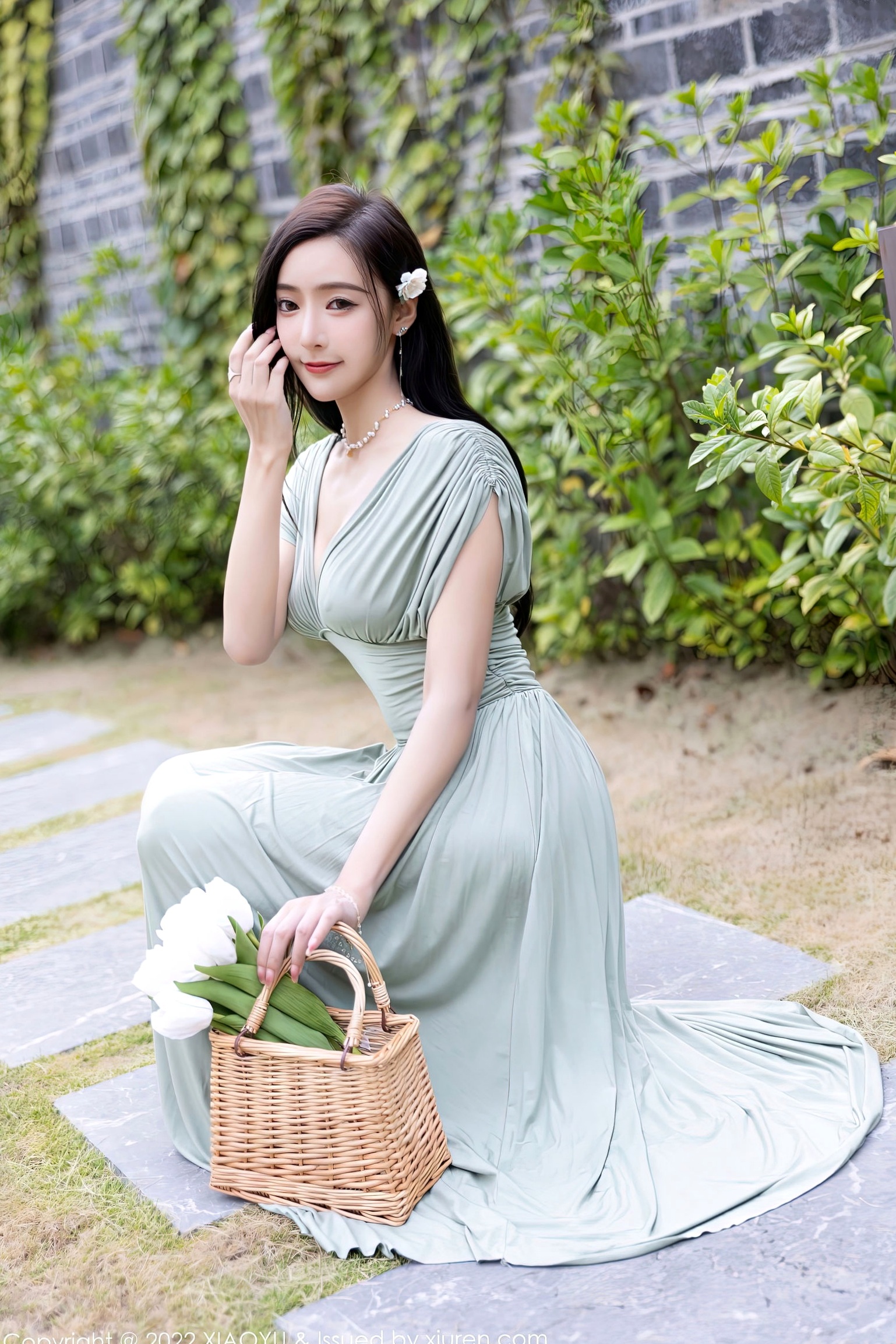 Gallery - XiaoYu语画界 - Painting World -896-王馨瑶Yanni-杭州旅拍灰绿色连衣裙与清新白色比基尼-室内优雅与池畔诱惑语画界 - Painting World 性感气质比基尼私房照女神 王馨瑶女神私房照_秀色女神 - image 4