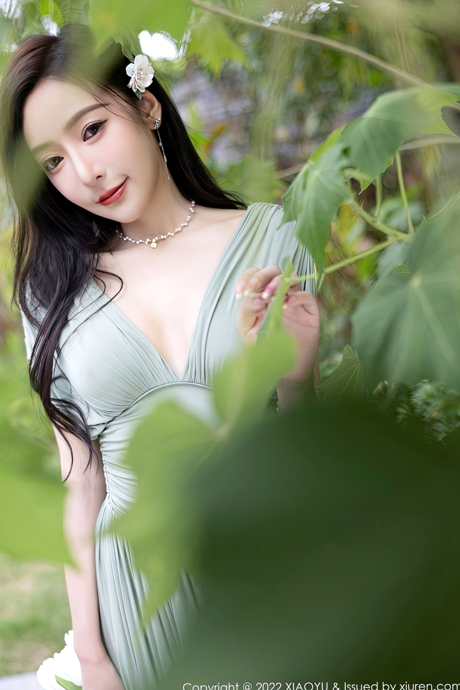 Gallery - XiaoYu语画界 - Painting World -896-王馨瑶Yanni-杭州旅拍灰绿色连衣裙与清新白色比基尼-室内优雅与池畔诱惑语画界 - Painting World 性感气质比基尼私房照女神 王馨瑶女神私房照_秀色女神 - image 16
