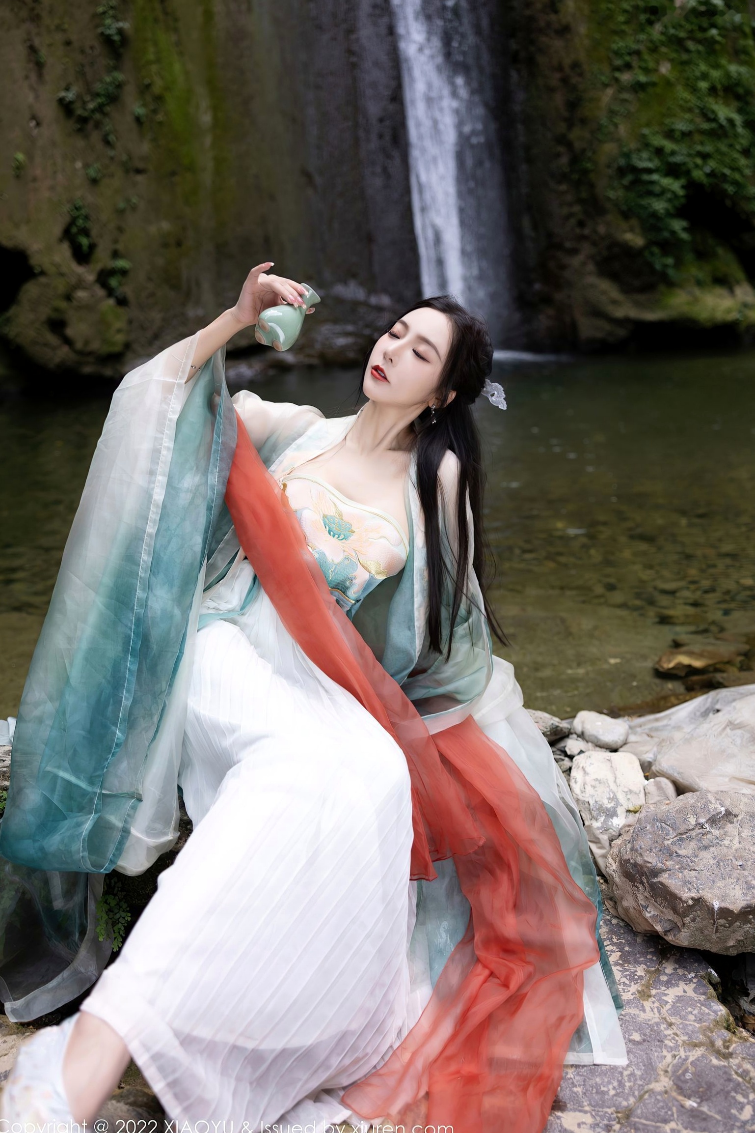 Gallery - XiaoYu语画界 - Painting World ：王馨瑶Yanni杭州户外旅拍，素雅汉服国风写真，清纯仙气与丝袜诱惑尽显东方风韵语画界 - Painting World 户外气质清纯丝袜 王馨瑶女神私房照_秀色女神 - image 1