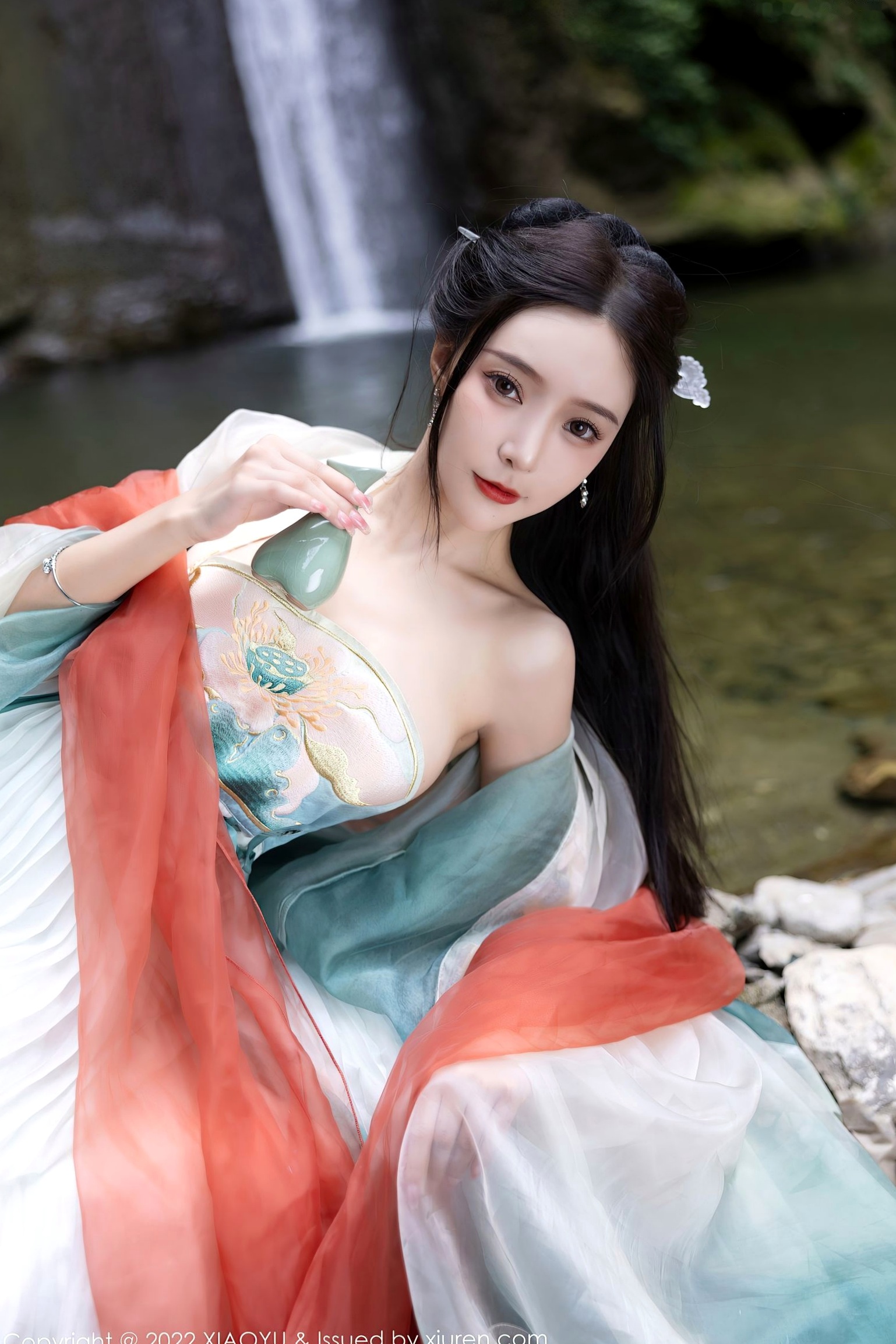 Gallery - XiaoYu语画界 - Painting World ：王馨瑶Yanni杭州户外旅拍，素雅汉服国风写真，清纯仙气与丝袜诱惑尽显东方风韵语画界 - Painting World 户外气质清纯丝袜 王馨瑶女神私房照_秀色女神 - image 4