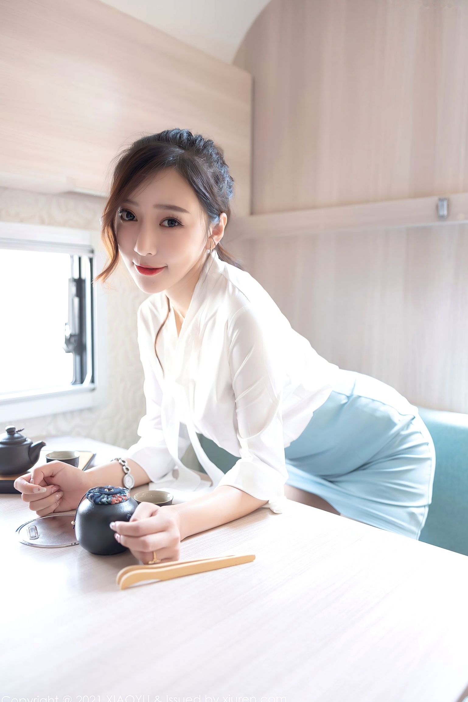 Gallery - XiaoYu语画界 - Painting World 635期：王馨瑶Yanni职场OL白领制服写真，淡雅衬衫搭配超薄肉丝，尽显迷人美腿曲线，极致诱惑私房视觉盛宴语画界 - Painting World 性感制服美腿丝袜私房照 王馨瑶女神私房照_秀色女神 - image 34
