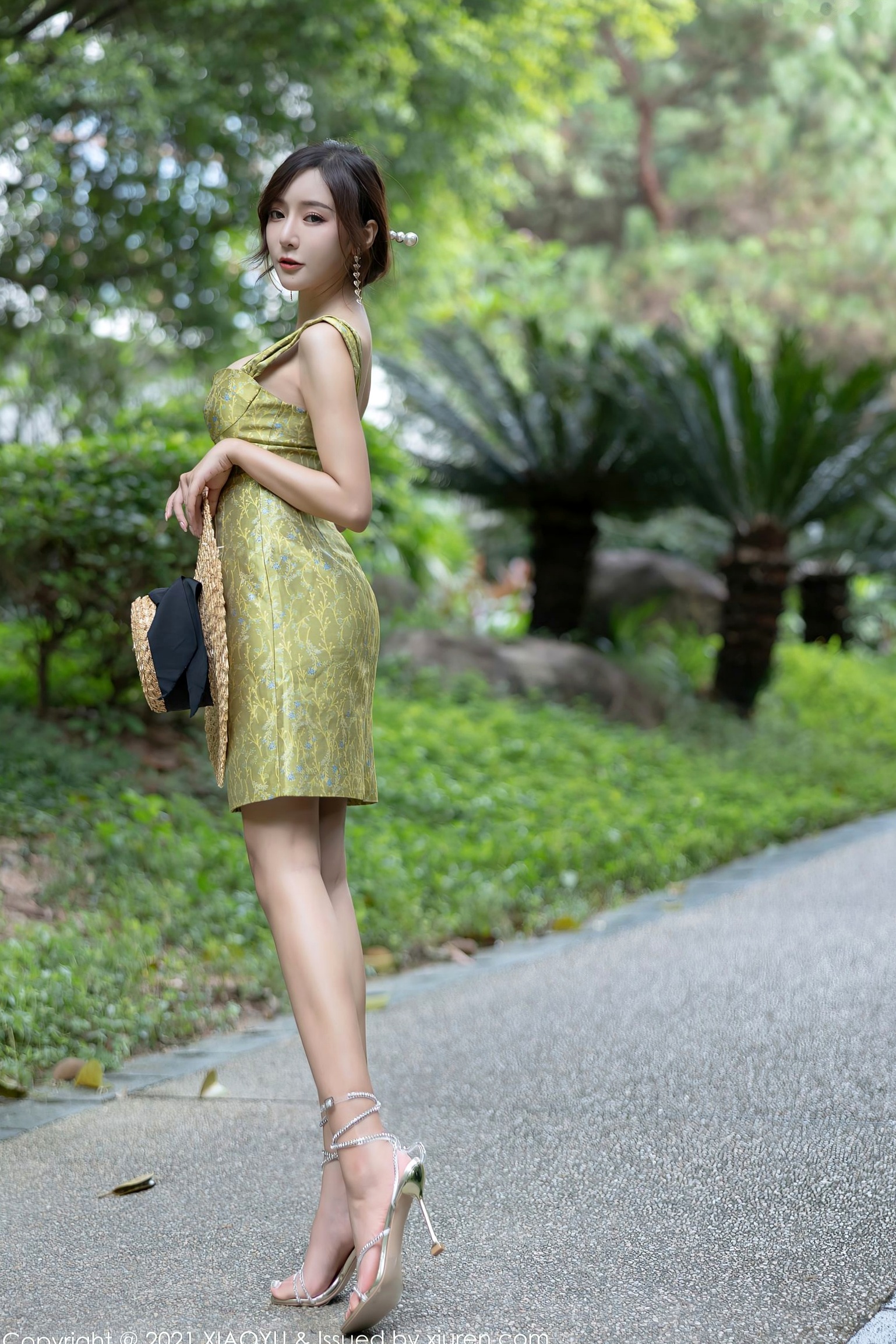Gallery - XiaoYu语画界 - Painting World -624-王馨瑶Yanni-室内私房诱惑与户外森系优雅写真-典雅多姿服饰-2021.09.28语画界 - Painting World 性感诱惑私房照气质 王馨瑶女神私房照_秀色女神 - image 20