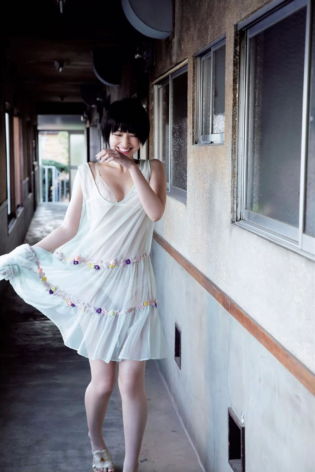 [Weekly Playboy]高清写真图2015 No.03-04 柳ゆり菜 山地まり 久松郁実 西野七瀬 松川佑依子 由爱可奈 神室舞衣 日南响子