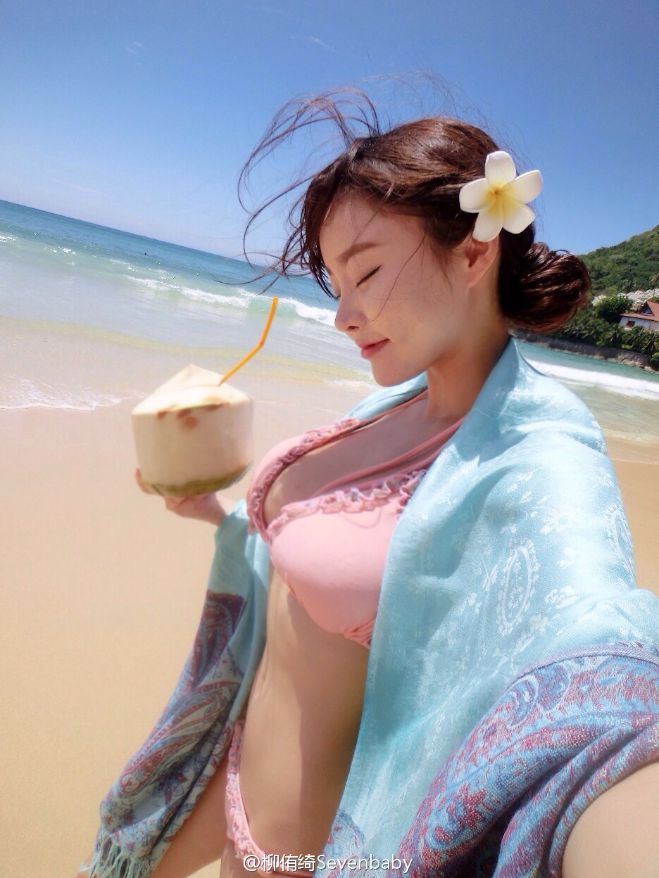 柳侑绮Sevenbaby 极品童颜巨乳俏皮私房照诱惑写真图