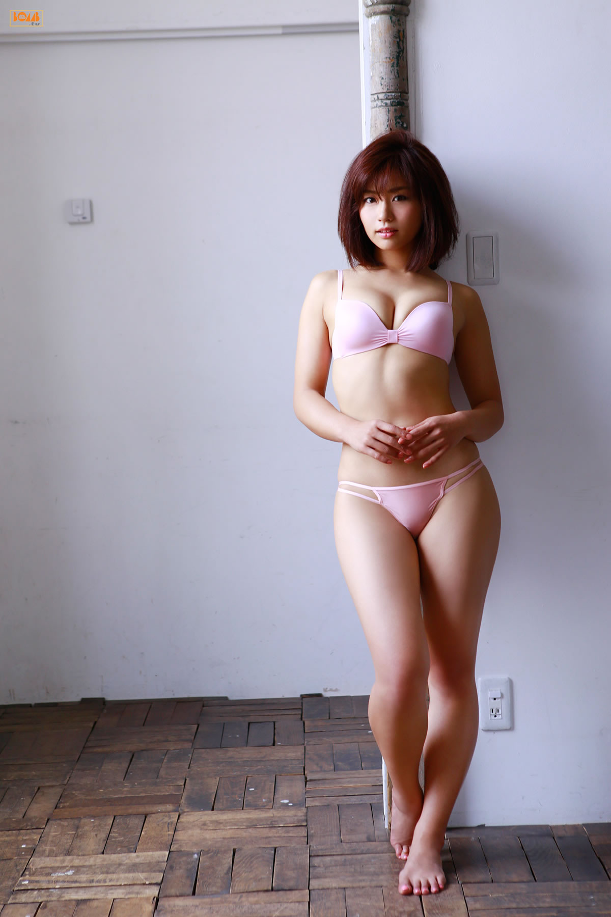 安枝瞳 [BOMB.tv]高清写真图GRAVURE Channel 2015年07月号