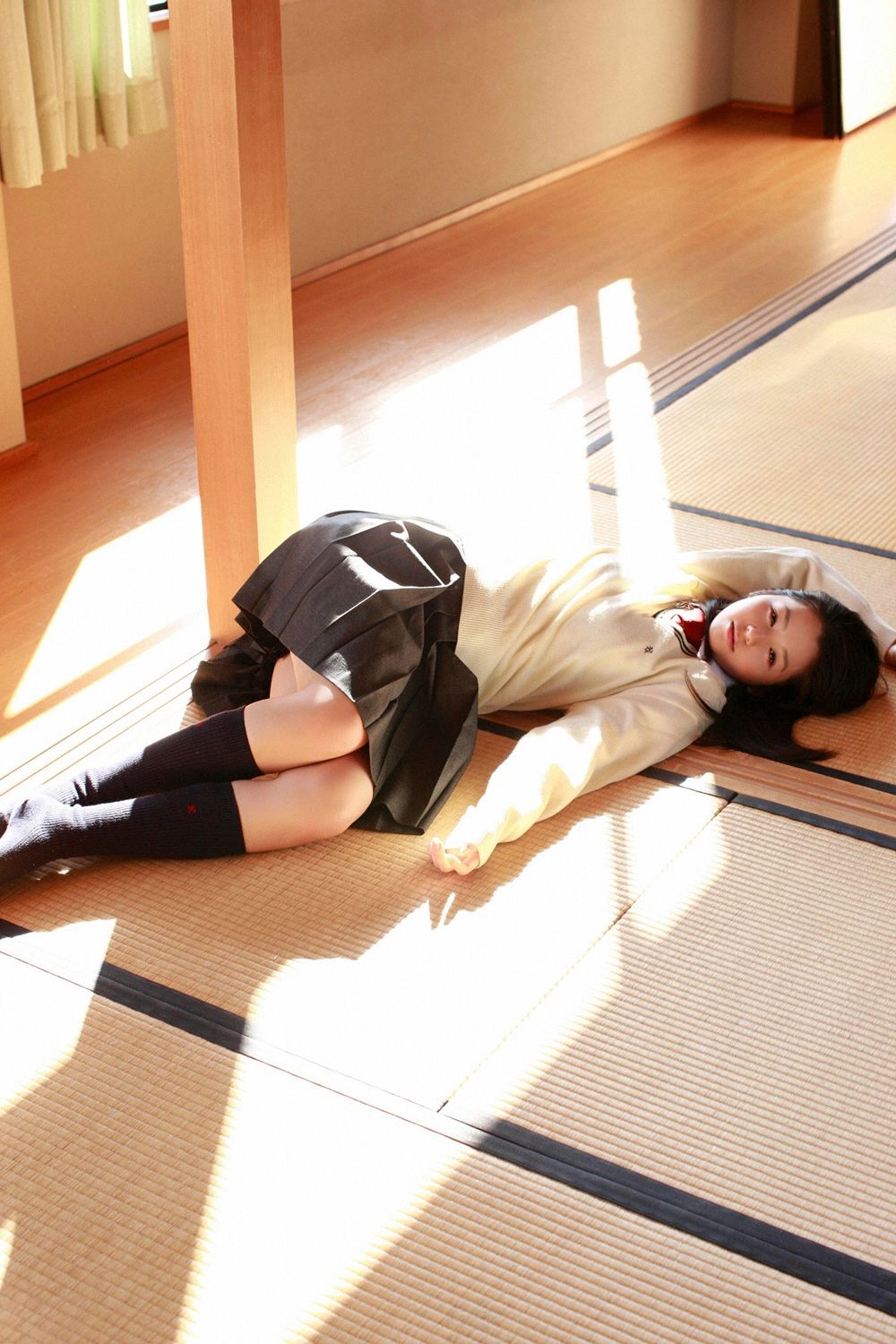 小池里奈-《卒業～お藏だし秘藏カシト～》[Ys Web]高清写真图Vol.500
