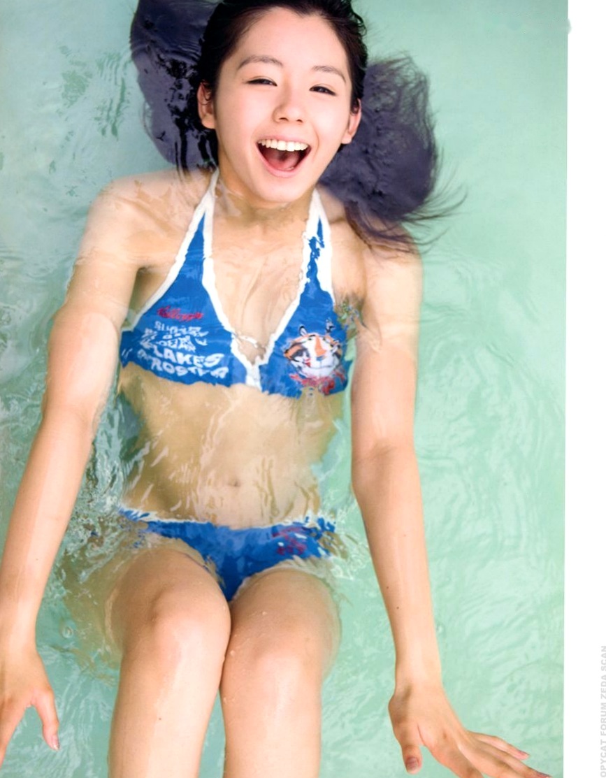 Gallery - PB写真集_小池里奈 《サブリナ》 清纯萝莉泳装写真，清新居家与泳池清凉少女，治愈系元气美少女图集[81P]清纯泳池治愈系萝莉日本 小池里奈女神私房照_秀色女神 - image 34