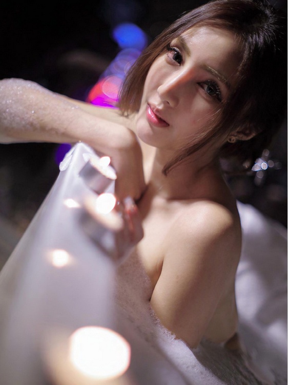 模特赵芸 E级诱惑写真图