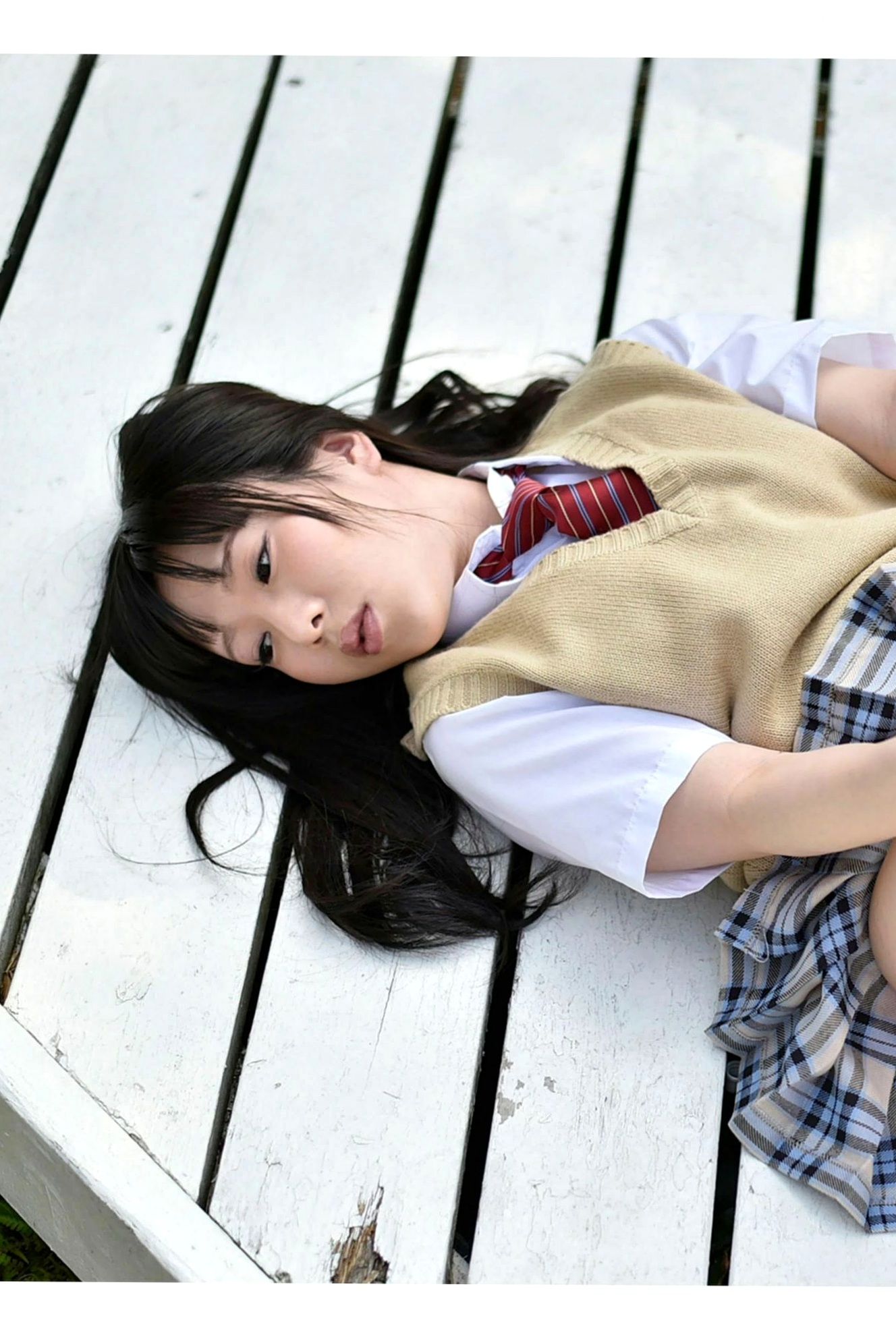 Gallery - PB写真集_雨宮留菜《女子校生 萌える絶対領域》——清纯校服制服诱惑与性感比基尼私房写真，童颜巨乳尽显绝美诱惑日本校服童颜巨乳内衣清纯 雨宫留菜女神私房照_秀色女神 - image 19