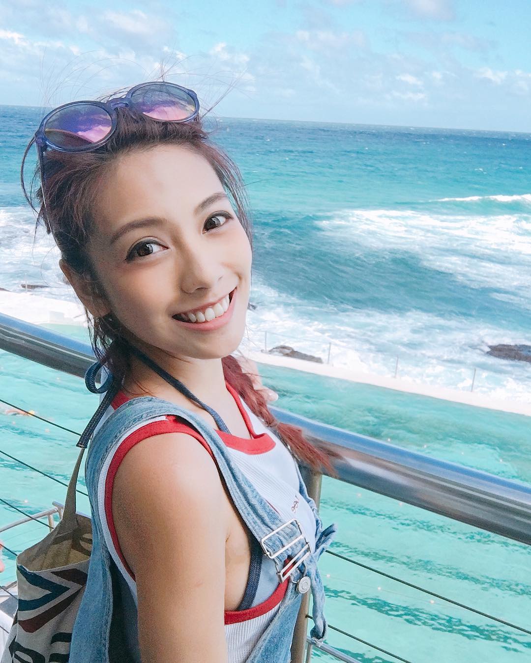 邓伊玲- 到澳洲旅行三点式大解放