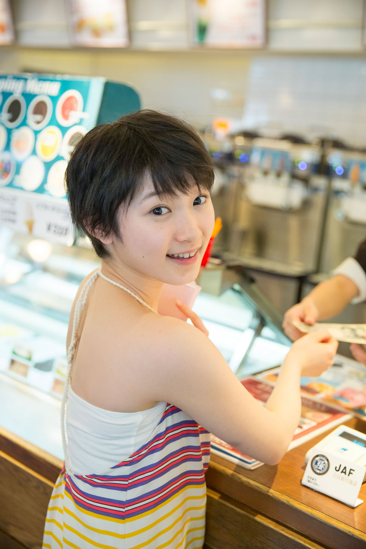 宫本佳林 [Hello! Project Digital Books]高清写真图2015.10 Vol.135