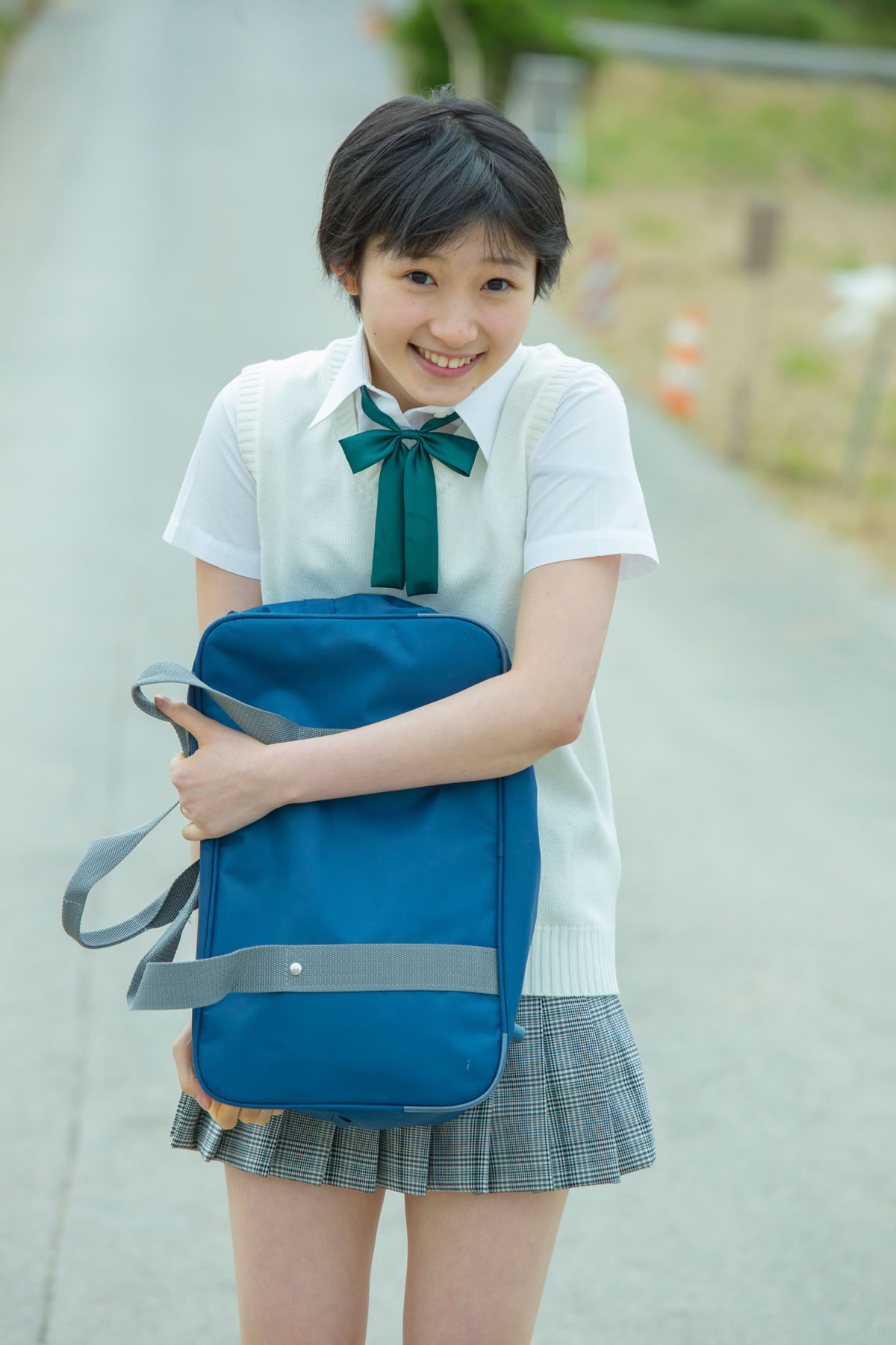 宫本佳林 [Hello! Project Digital Books]高清写真图2015.10 Vol.135