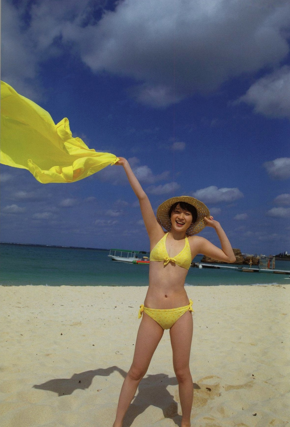 Gallery - 宮本佳林《Karin sixteen》写真集，清纯校服与清新居家风格，记录十六岁少女灵动之美日本清纯治愈系校服萝莉 宫本佳林女神私房照_秀色女神 - image 4