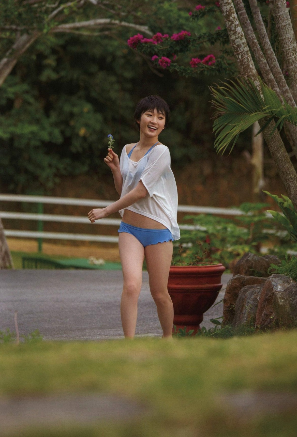 Gallery - 宮本佳林《Karin sixteen》写真集，清纯校服与清新居家风格，记录十六岁少女灵动之美日本清纯治愈系校服萝莉 宫本佳林女神私房照_秀色女神 - image 30