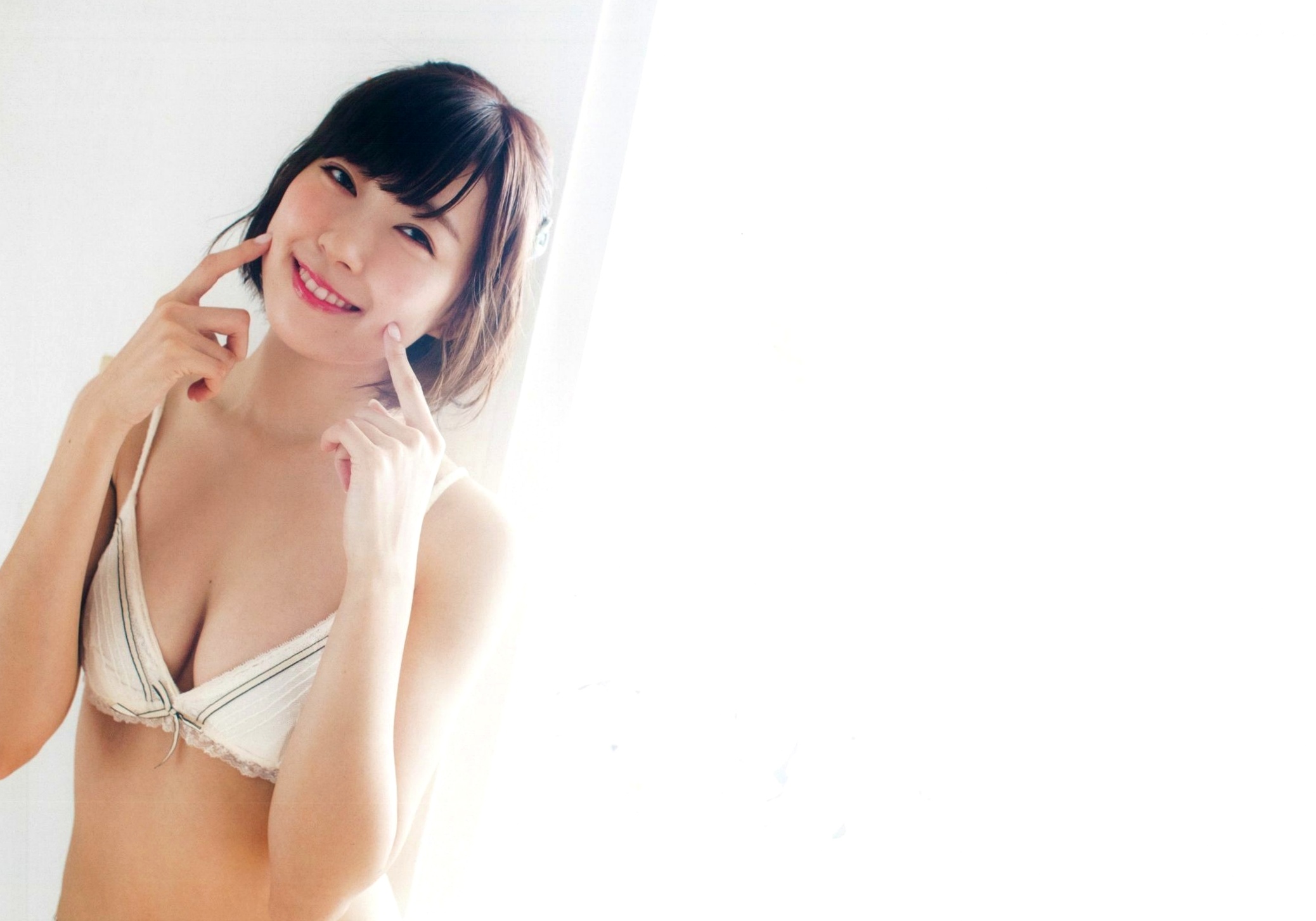 Gallery - 渡辺美優紀唯美写真集《MW》高清大图，私房内衣与海边清凉灵动，治愈系女神展现纯欲诱惑之美清纯治愈系日本性感私房照 渡边美优纪女神私房照_秀色女神 - image 23