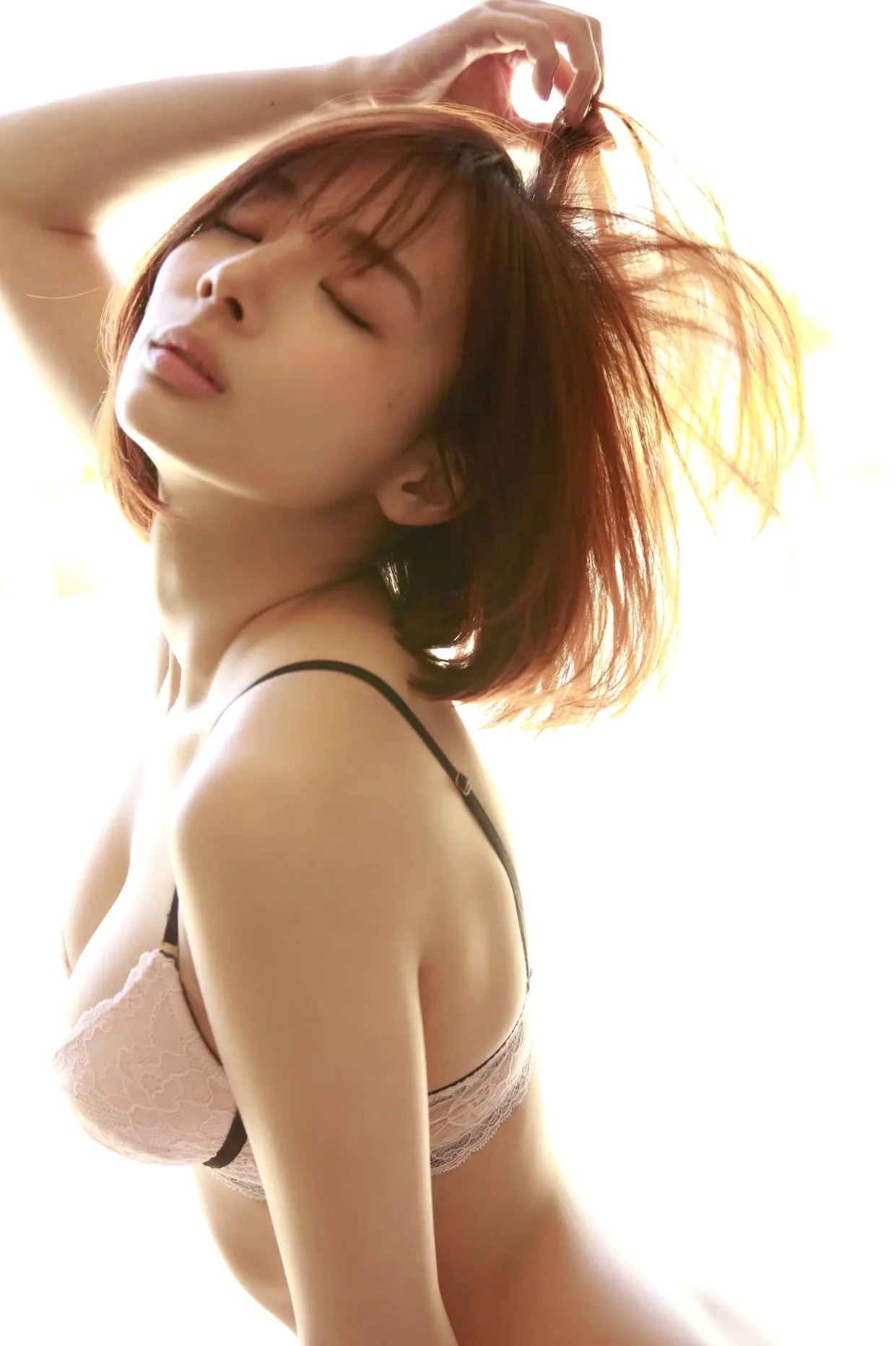 岡田紗佳 - ハイスペックガール 室内优雅私房写真 性感美腿大片