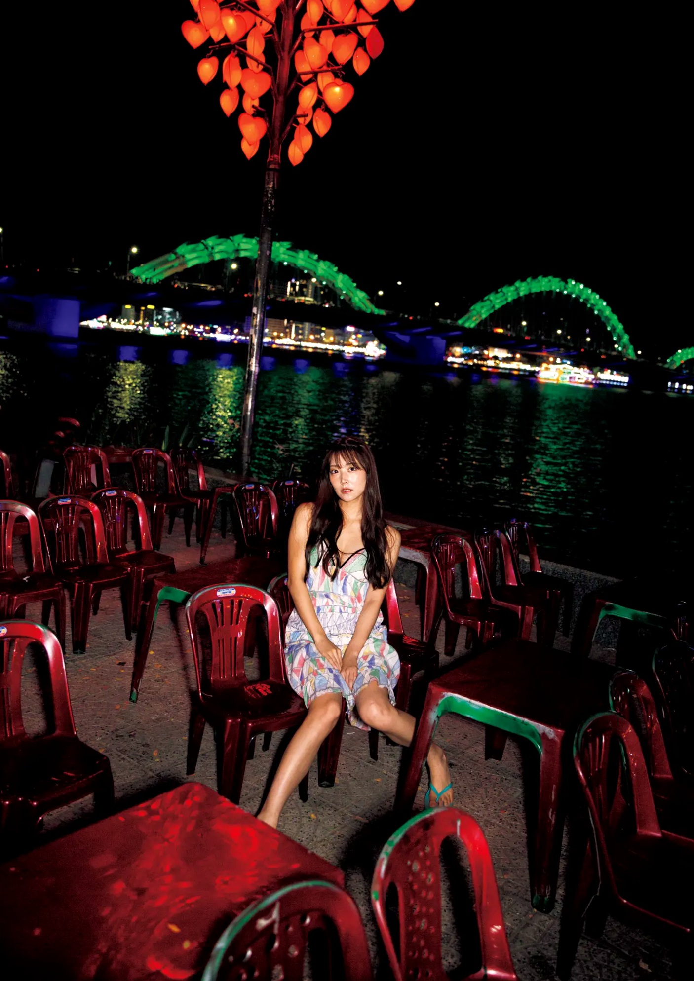 白間美瑠 - MERCI 户外泳池湿身黑色比基尼性感写真