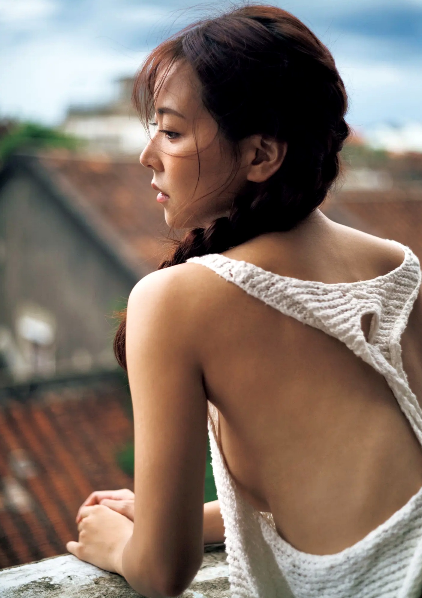 白間美瑠 - MERCI 户外泳池湿身黑色比基尼性感写真