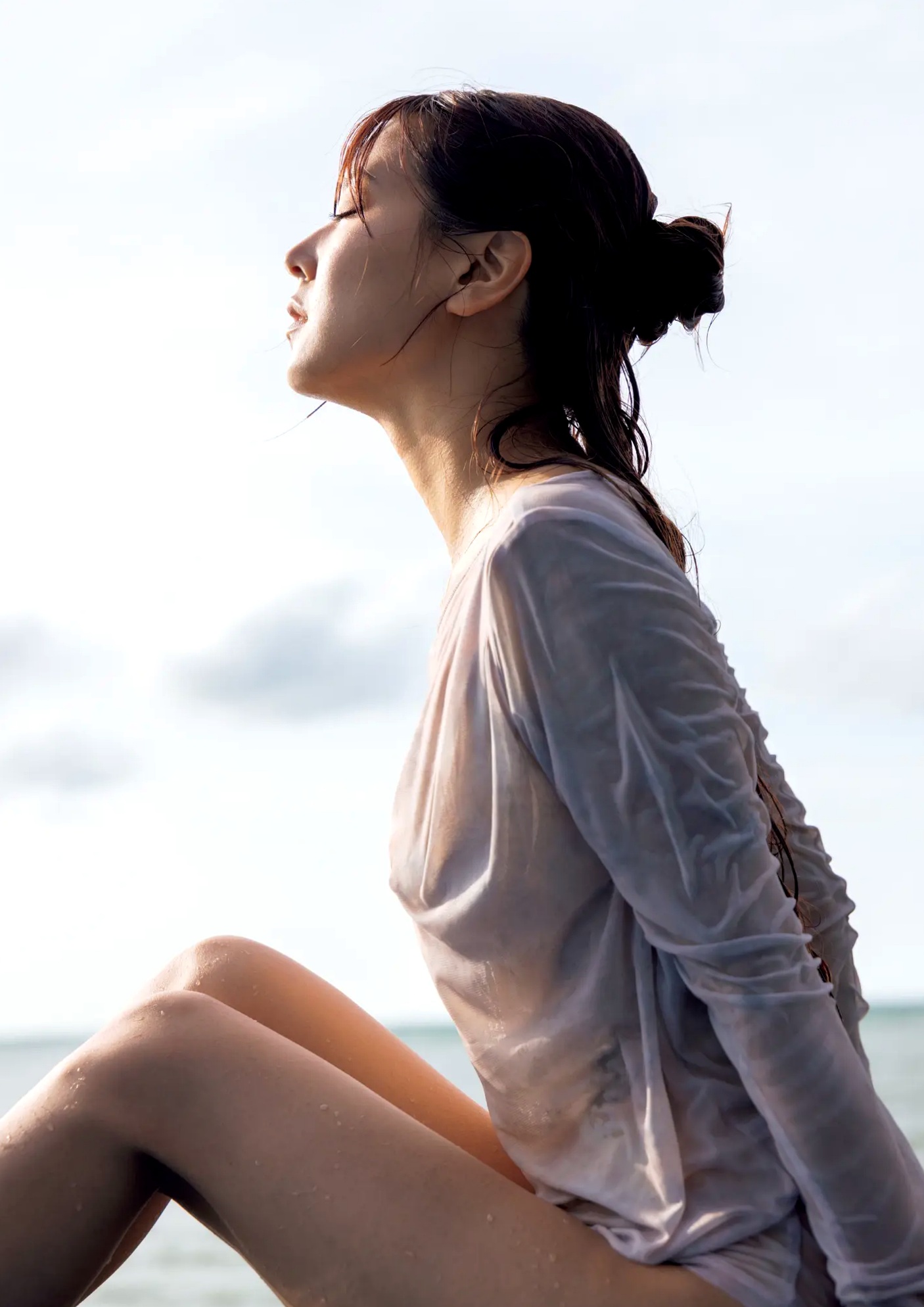 白間美瑠 - MERCI 户外泳池湿身黑色比基尼性感写真
