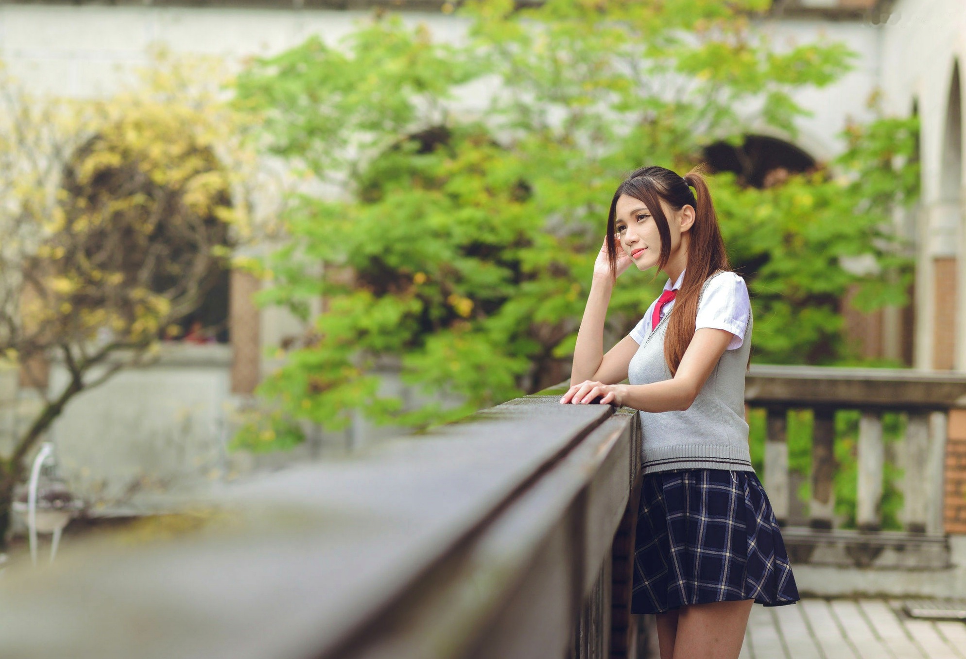 Gallery - 台湾正妹蔡译心户外写真：青春学院风校服与简约时尚街拍，尽显修长美腿与纤细骨感美台湾街拍校服骨感美腿气质户外清新 蔡译心女神私房照_秀色女神 - image 14