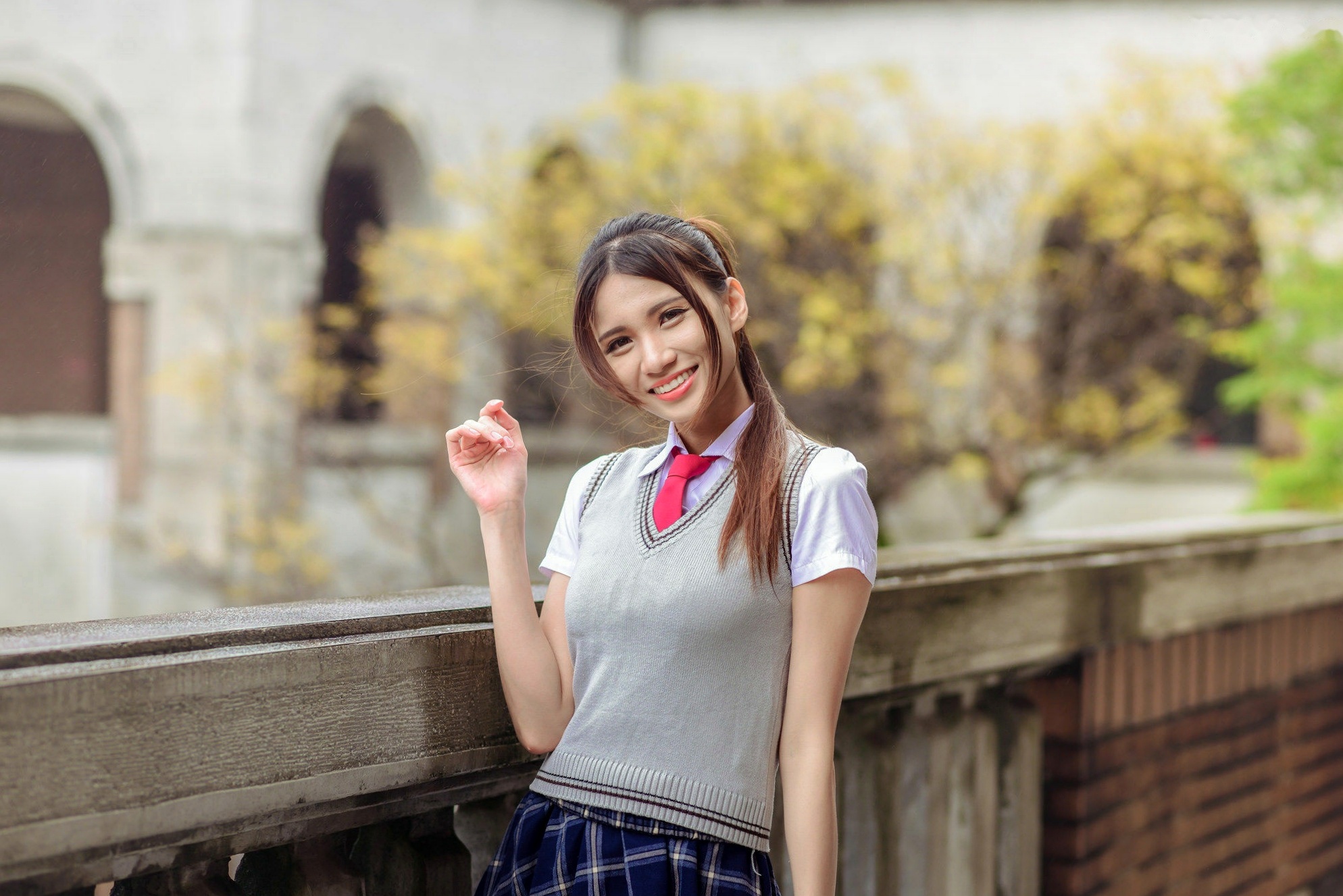Gallery - 台湾正妹蔡译心户外写真：青春学院风校服与简约时尚街拍，尽显修长美腿与纤细骨感美台湾街拍校服骨感美腿气质户外清新 蔡译心女神私房照_秀色女神 - image 17