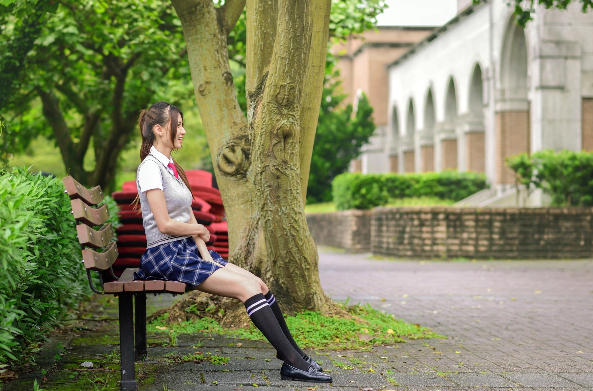 Gallery - 台湾正妹蔡译心户外写真：青春学院风校服与简约时尚街拍，尽显修长美腿与纤细骨感美台湾街拍校服骨感美腿气质户外清新 蔡译心女神私房照_秀色女神 - image 65