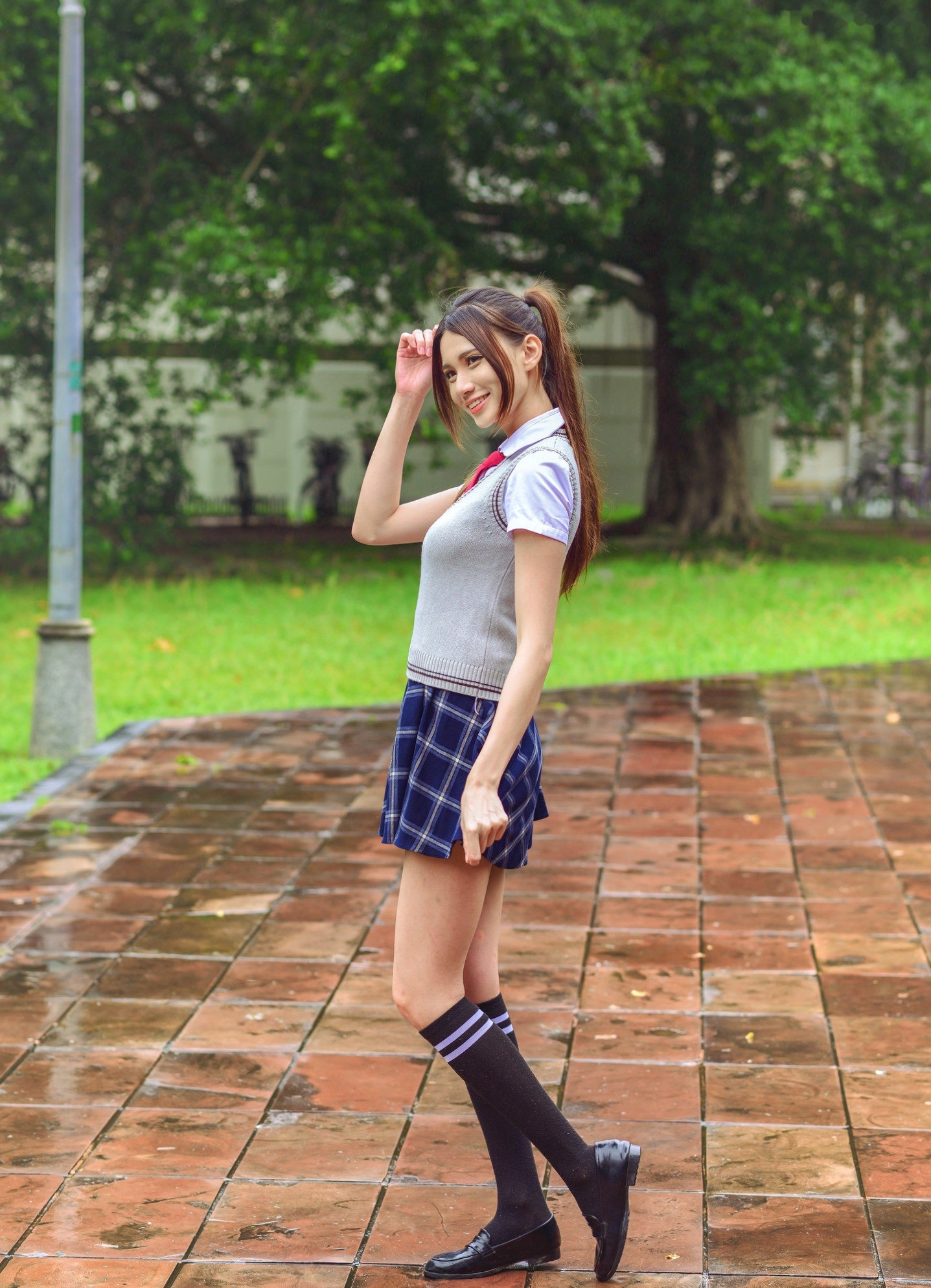 Gallery - 台湾正妹蔡译心户外写真：青春学院风校服与简约时尚街拍，尽显修长美腿与纤细骨感美台湾街拍校服骨感美腿气质户外清新 蔡译心女神私房照_秀色女神 - image 66