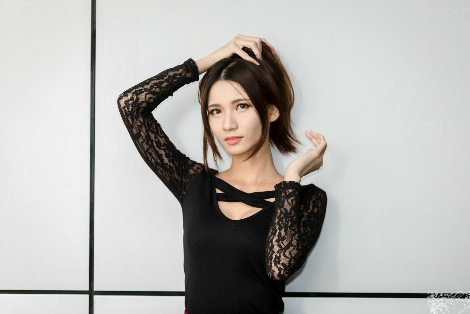 Gallery - 台湾正妹蔡译心户外写真：青春学院风校服与简约时尚街拍，尽显修长美腿与纤细骨感美台湾街拍校服骨感美腿气质户外清新 蔡译心女神私房照_秀色女神 - image 77