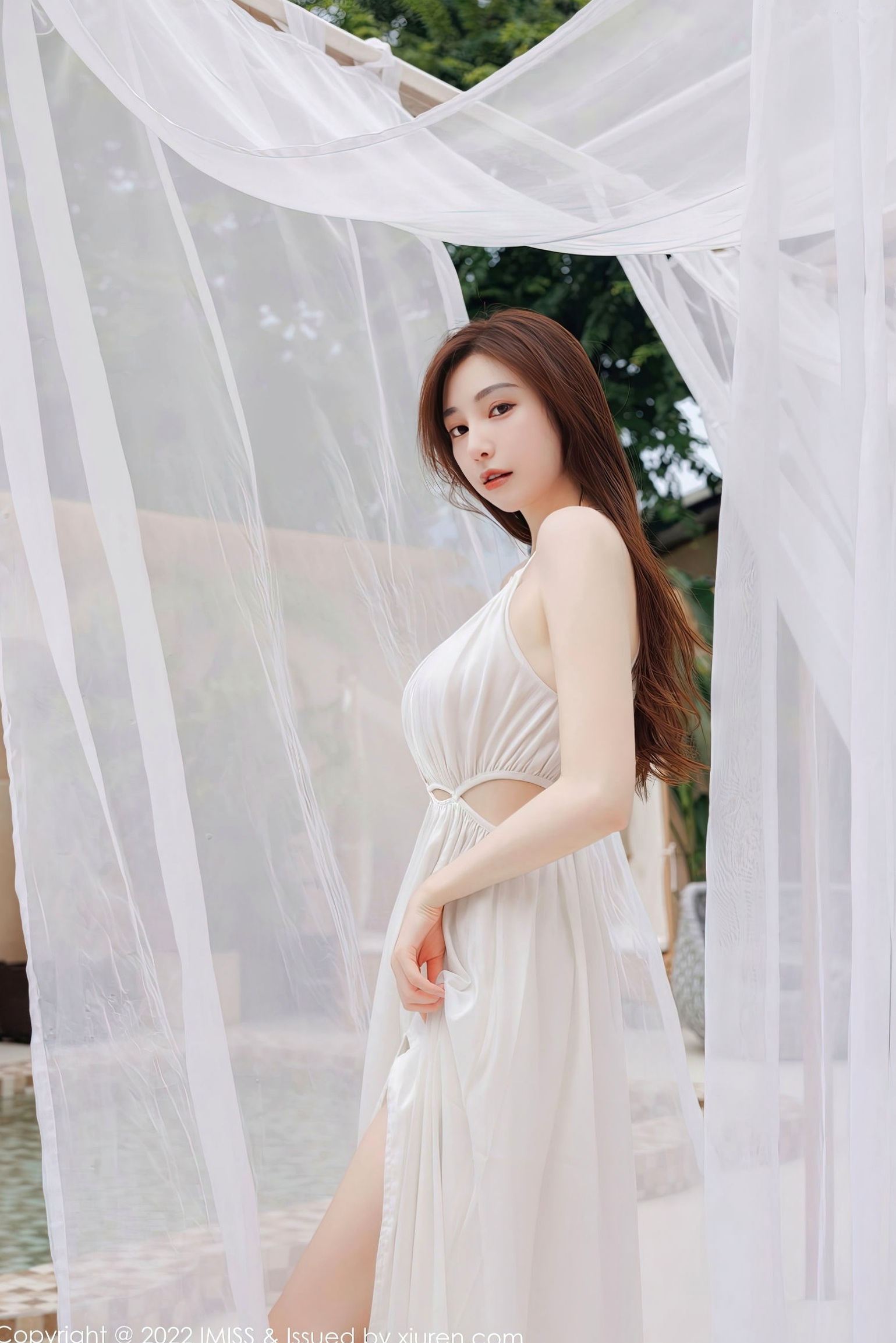 Gallery - IMiss爱蜜社 - Honey Club -刘奕宁：海边清纯系写真，白色露背长裙演绎夏日度假风，时尚休闲白裤穿搭尽显修长身材，清秀甜美户外私房大尺度美图爱蜜社 - Honey Club 性感户外清新女神私房照 刘奕宁女神私房照_秀色女神 - image 11